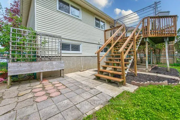 414 WOODS Lane