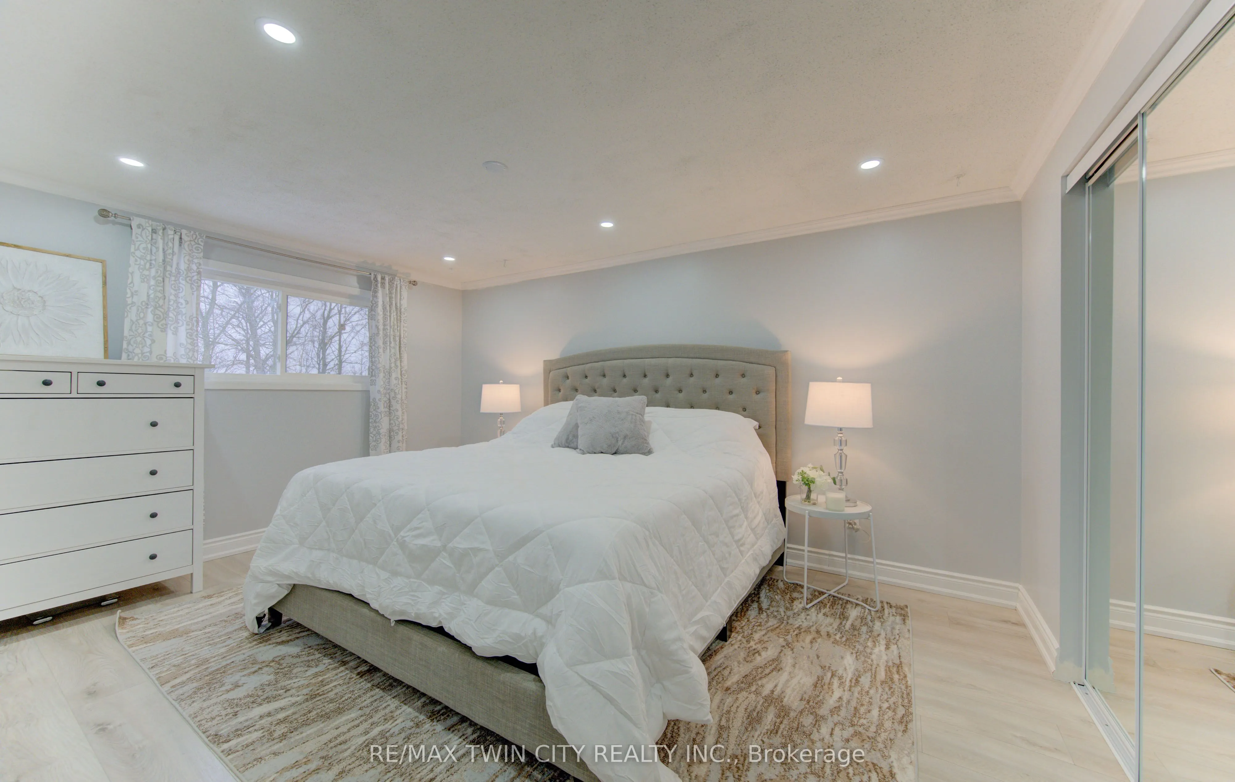 414 WOODS Lane