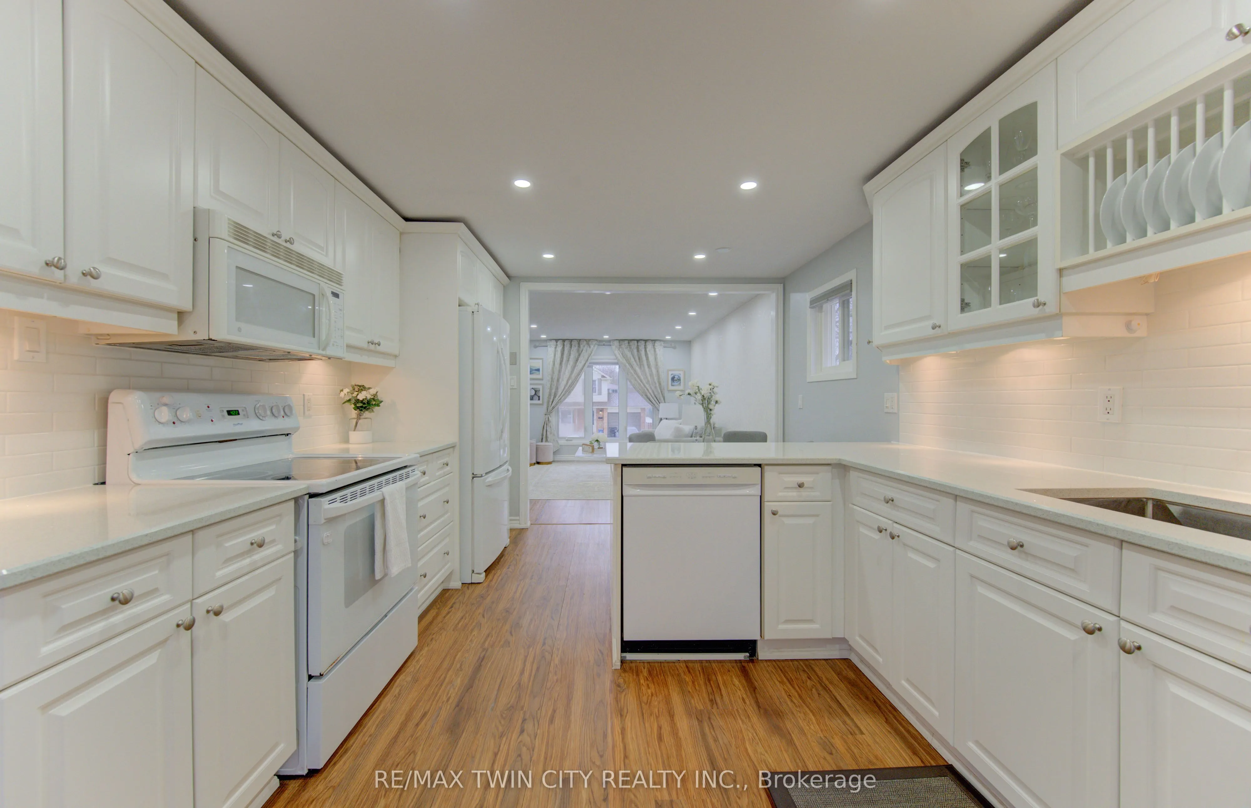 414 WOODS Lane