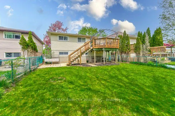 414 WOODS Lane