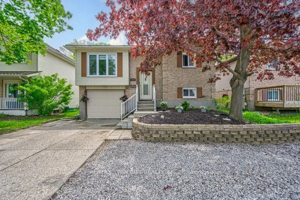 414 WOODS Lane