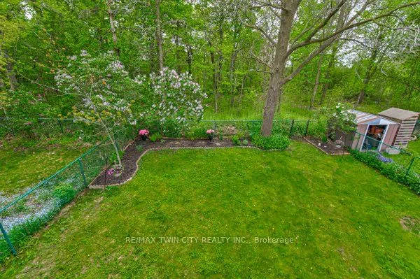 414 WOODS Lane