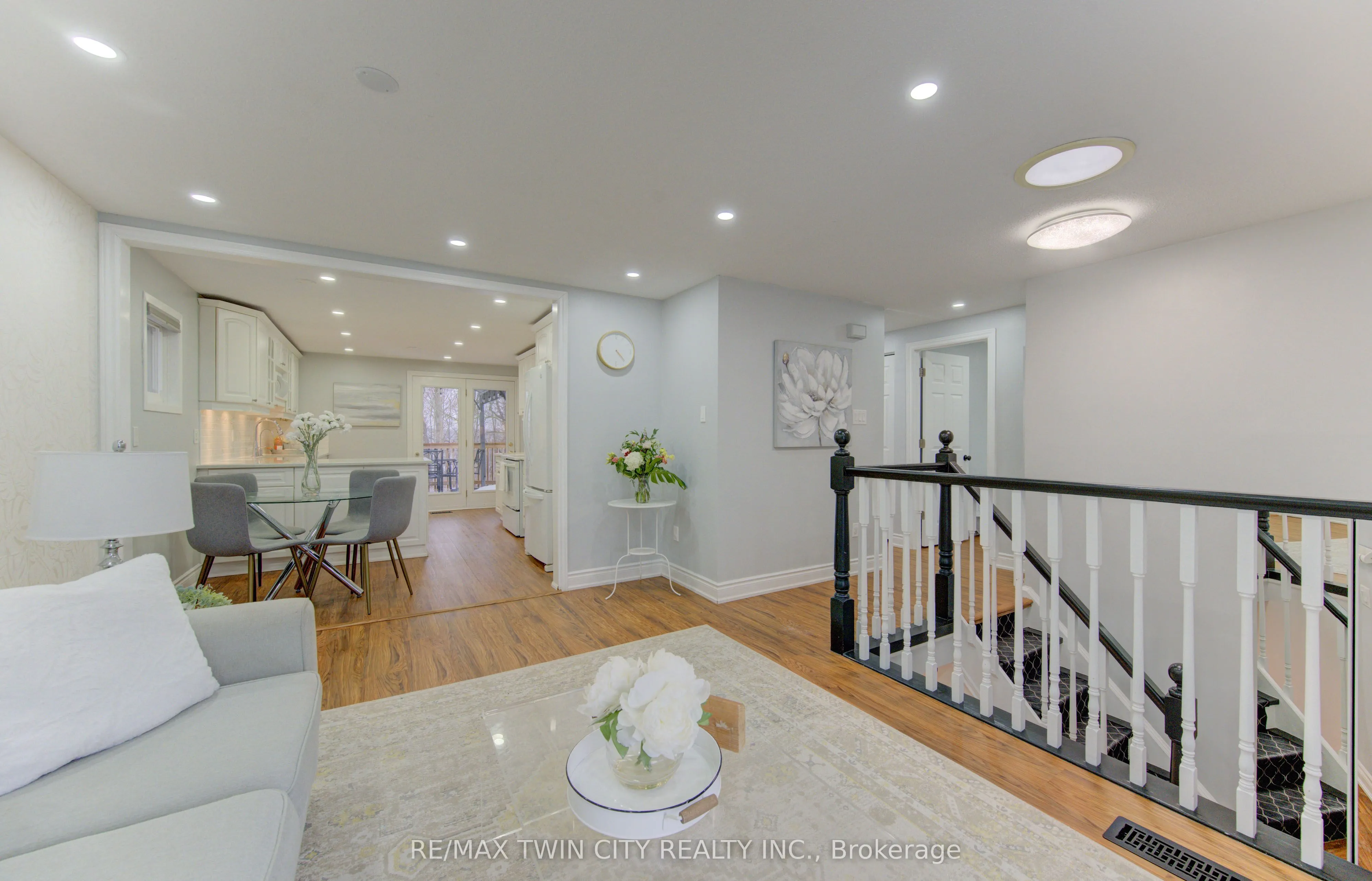 414 WOODS Lane