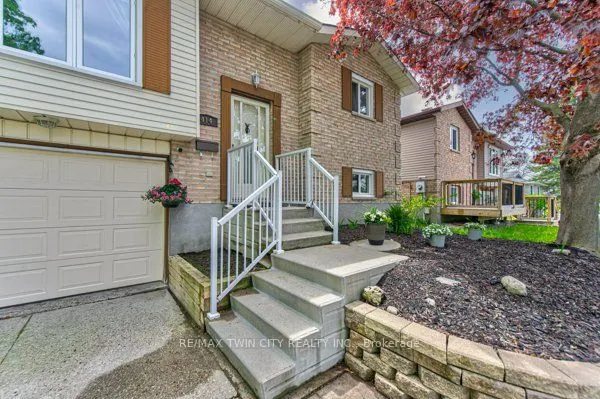 414 WOODS Lane