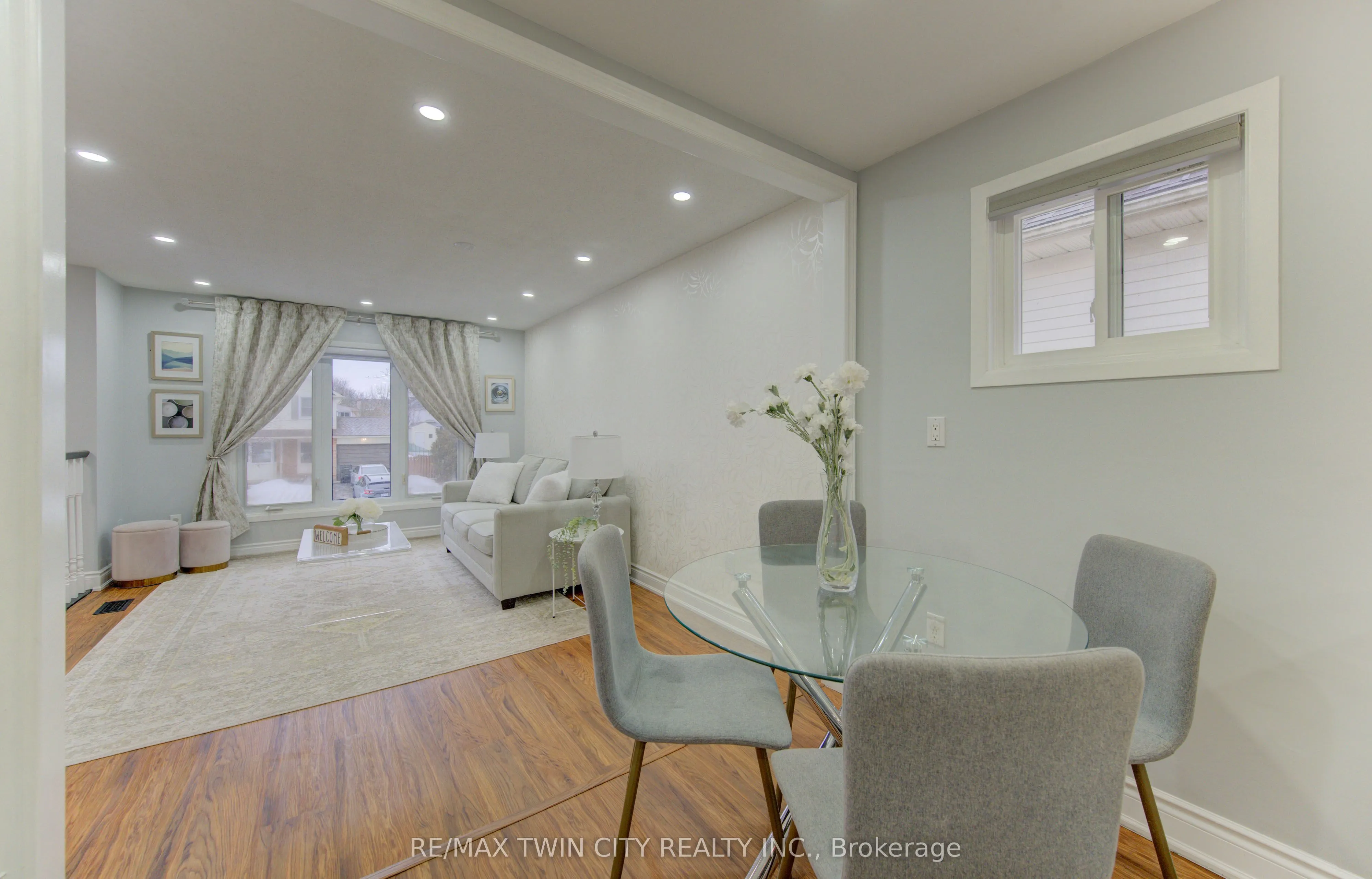 414 WOODS Lane