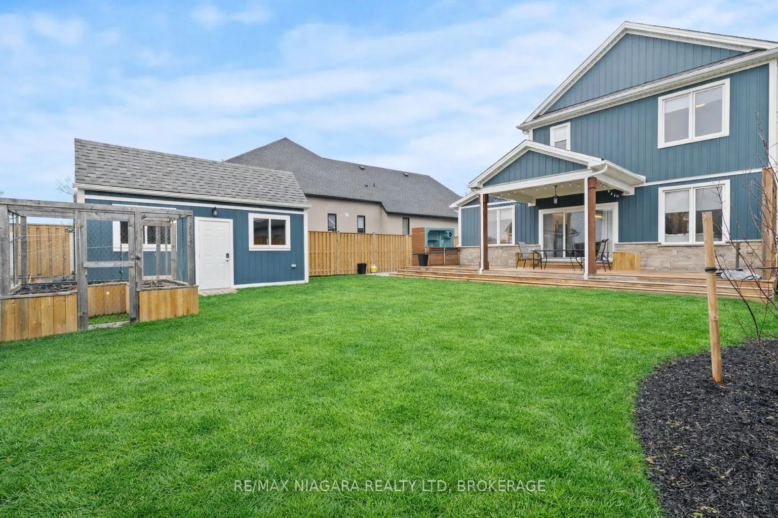 3549 Canfield Crescent