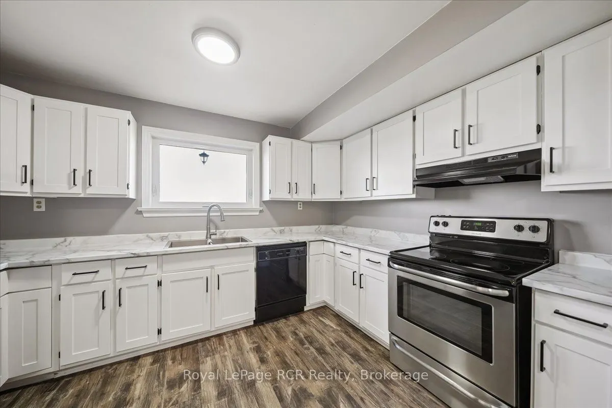 883 30th Street W