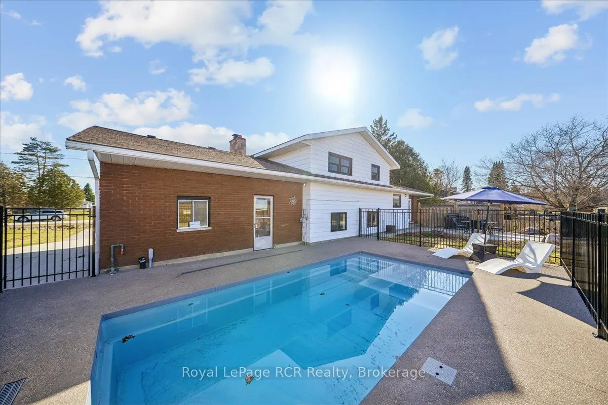 883 30th Street W
