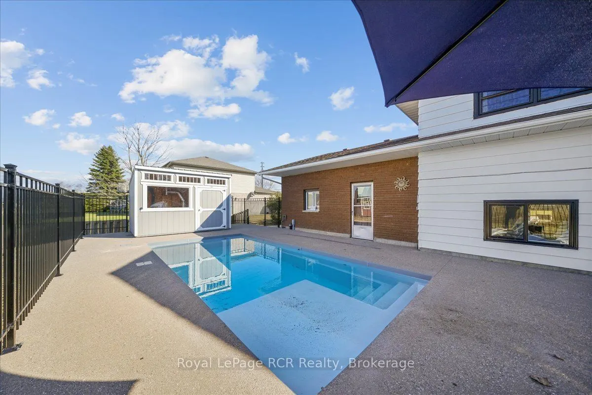 883 30th Street W