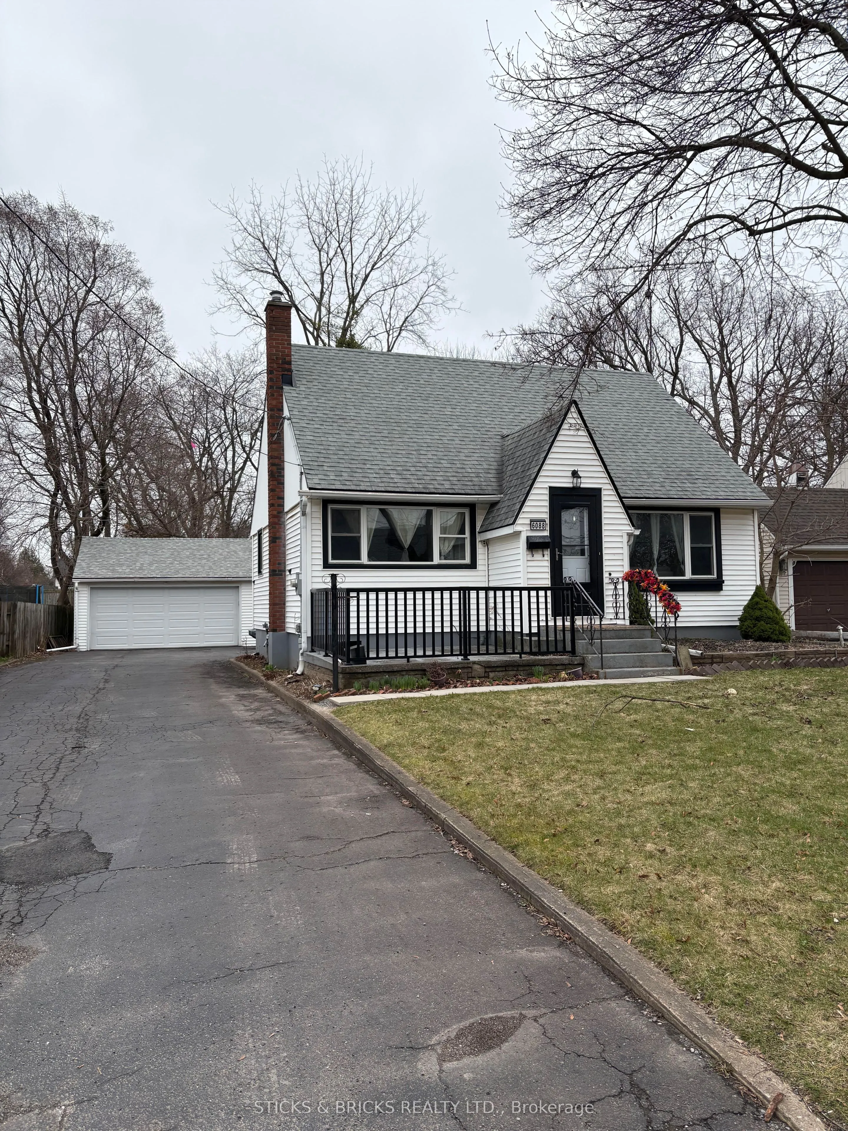 6088 Dorchester Road