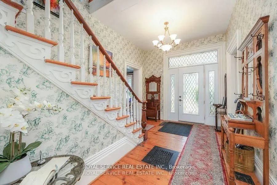 60 King Street W