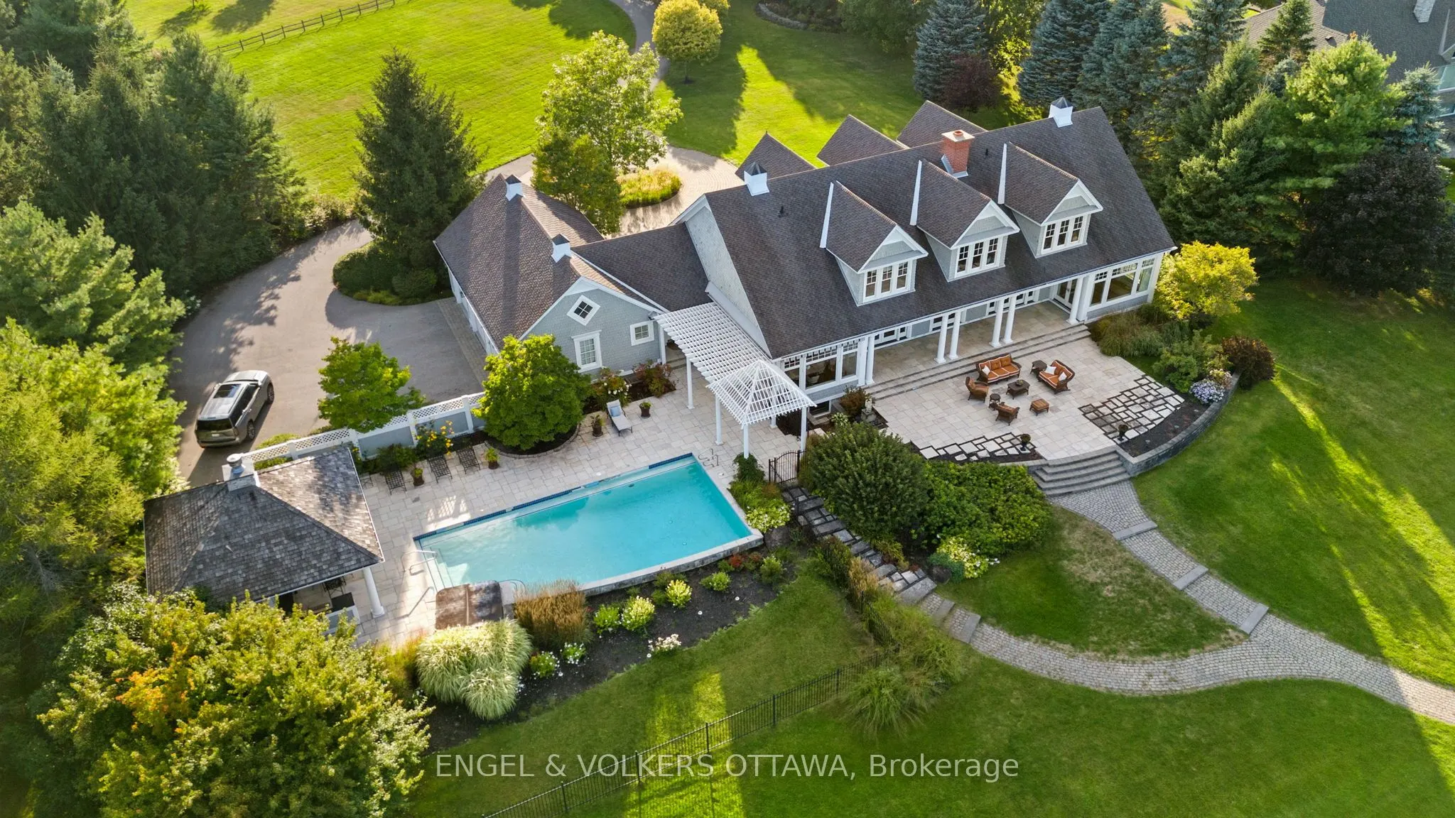 6029 Rideau Valley Drive N
