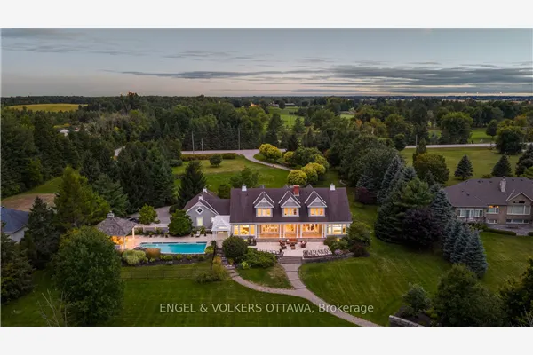 6029 Rideau Valley Drive N