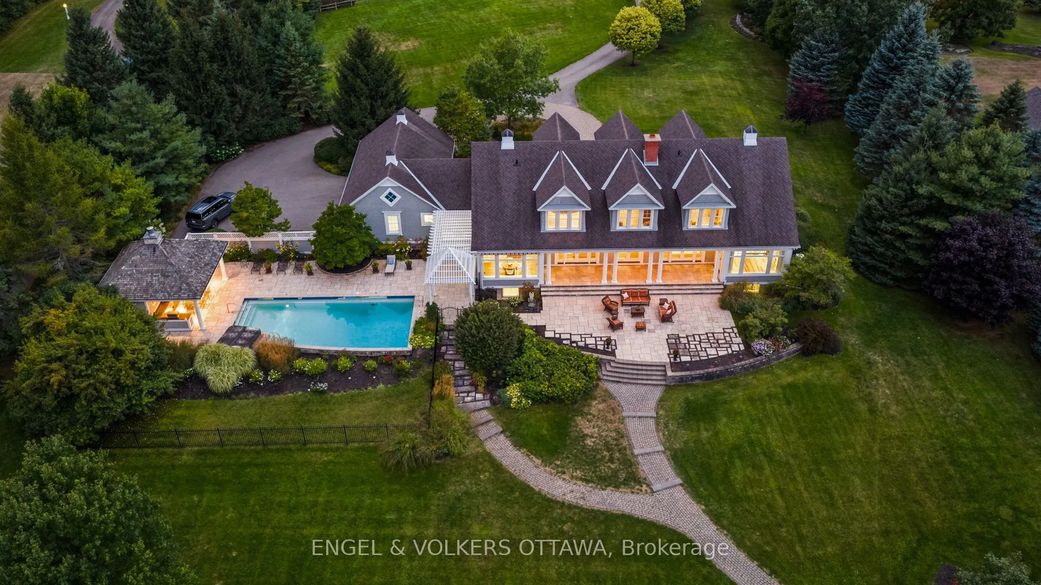 6029 Rideau Valley Drive N