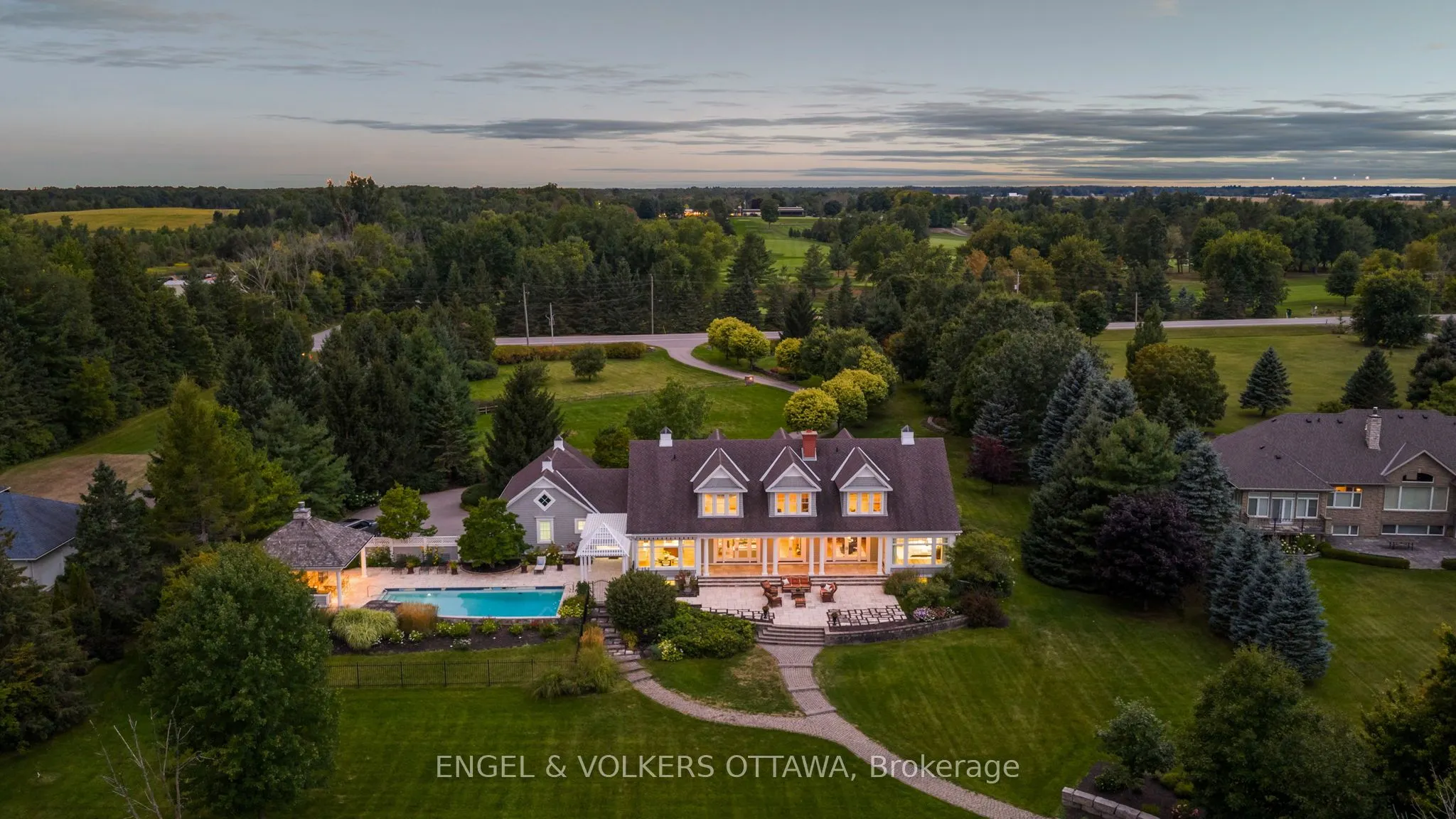 6029 Rideau Valley Drive N