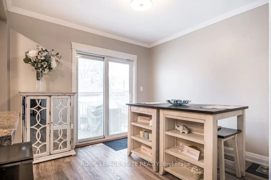 143 Huxley Avenue S
