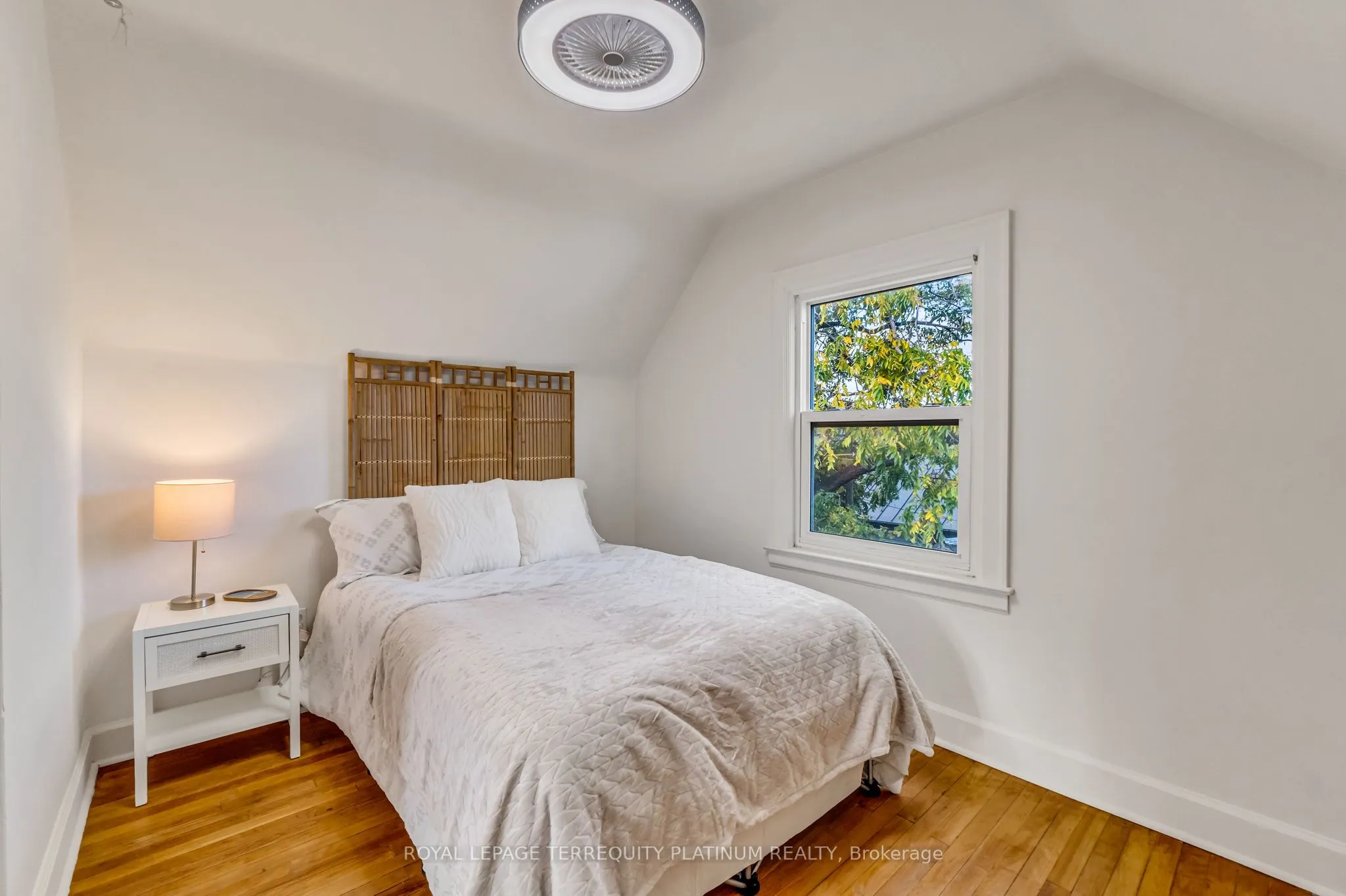 10 Locarno Avenue