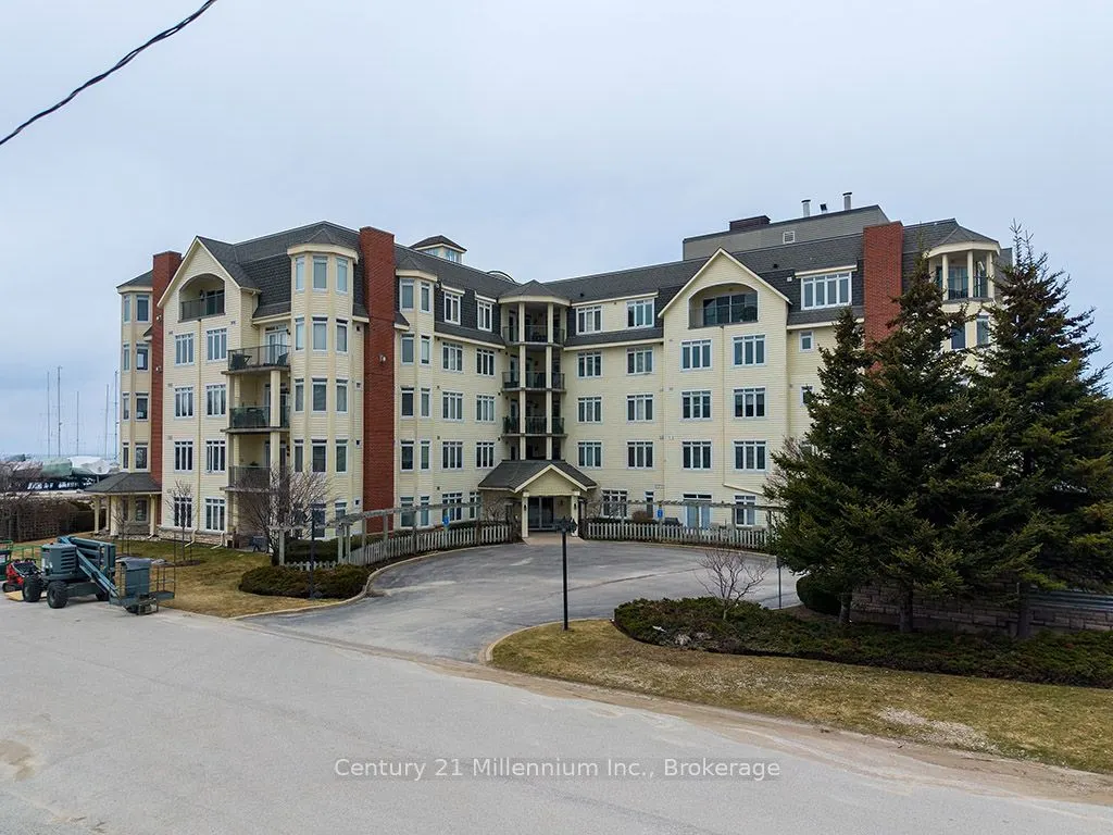 10 Bay Street E #407