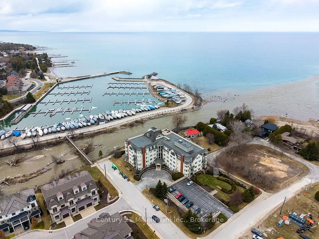 10 Bay Street E #407