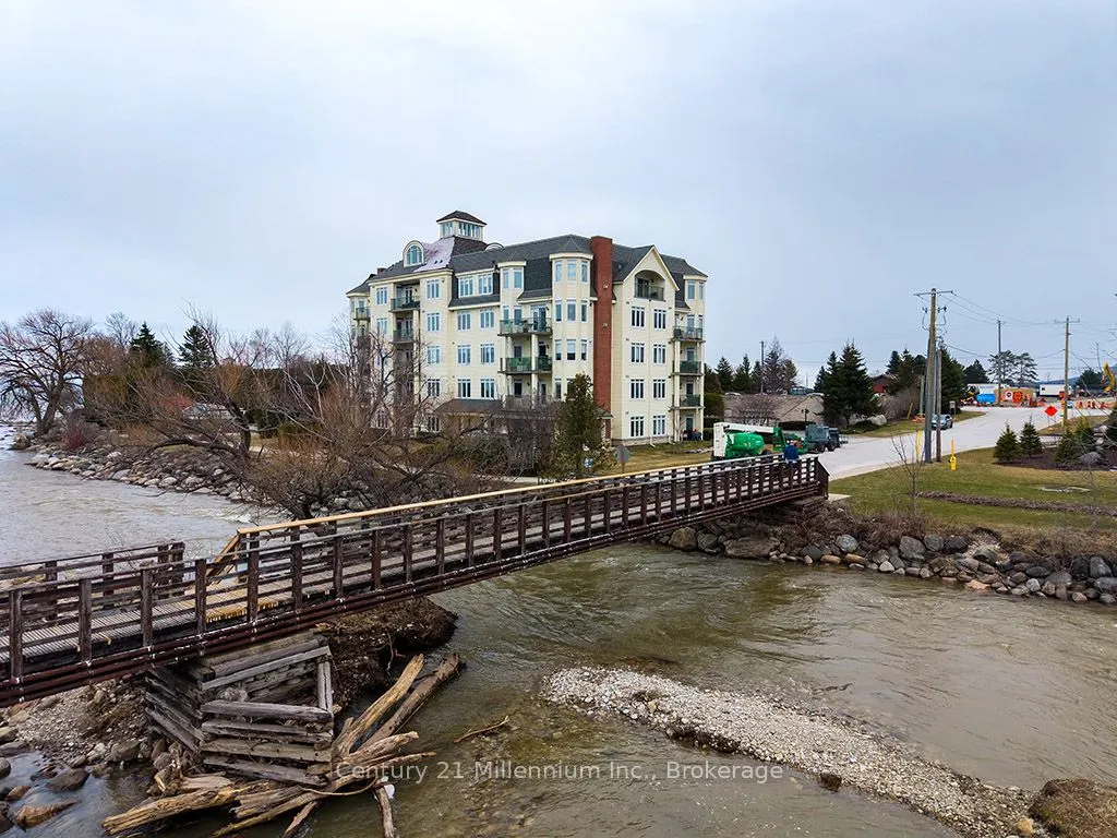 10 Bay Street E #407