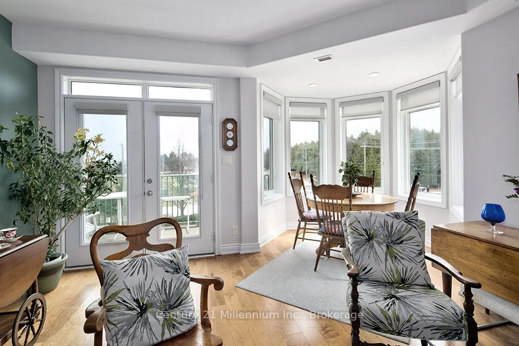 10 Bay Street E #407