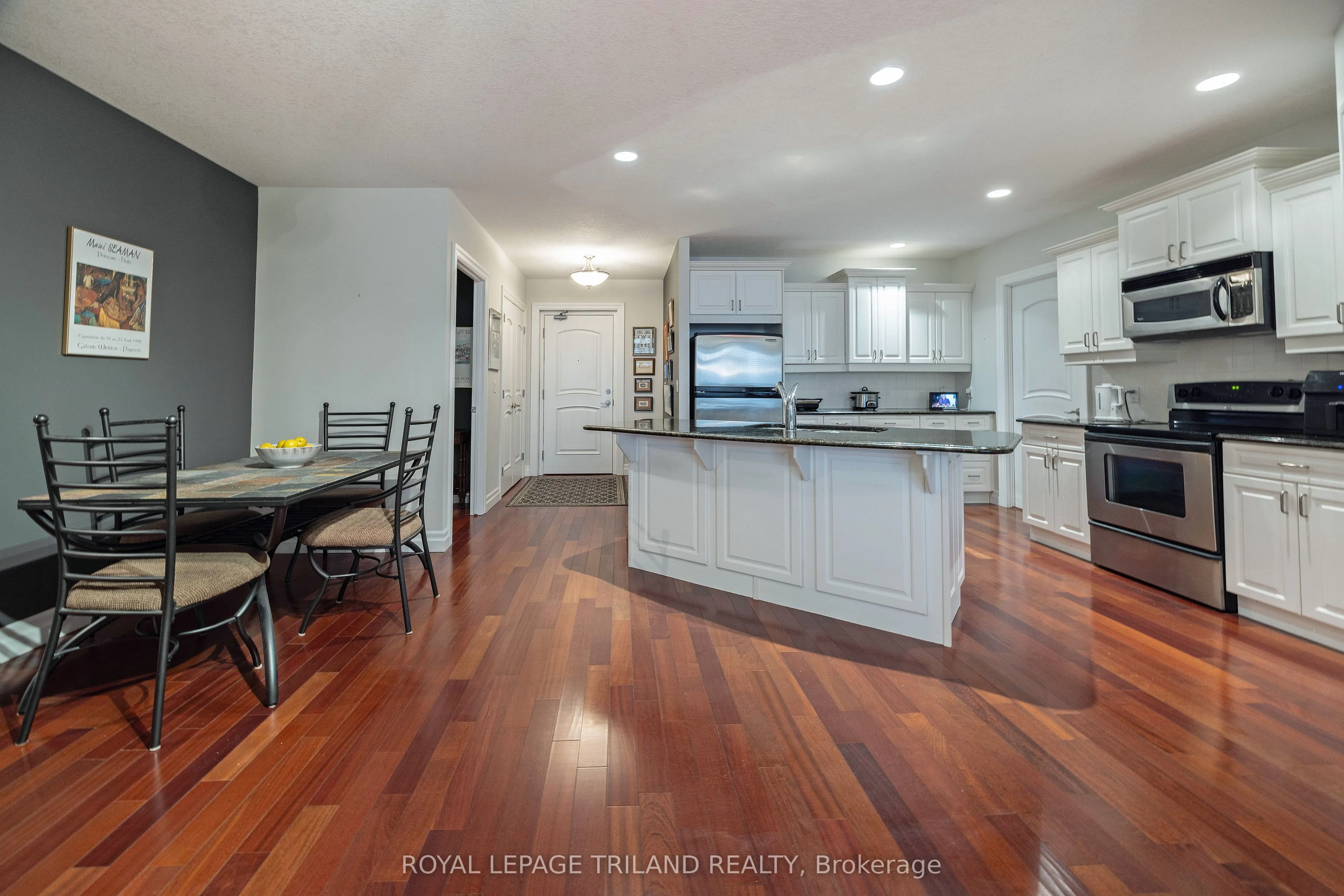 250 Pall Mall Street #1202