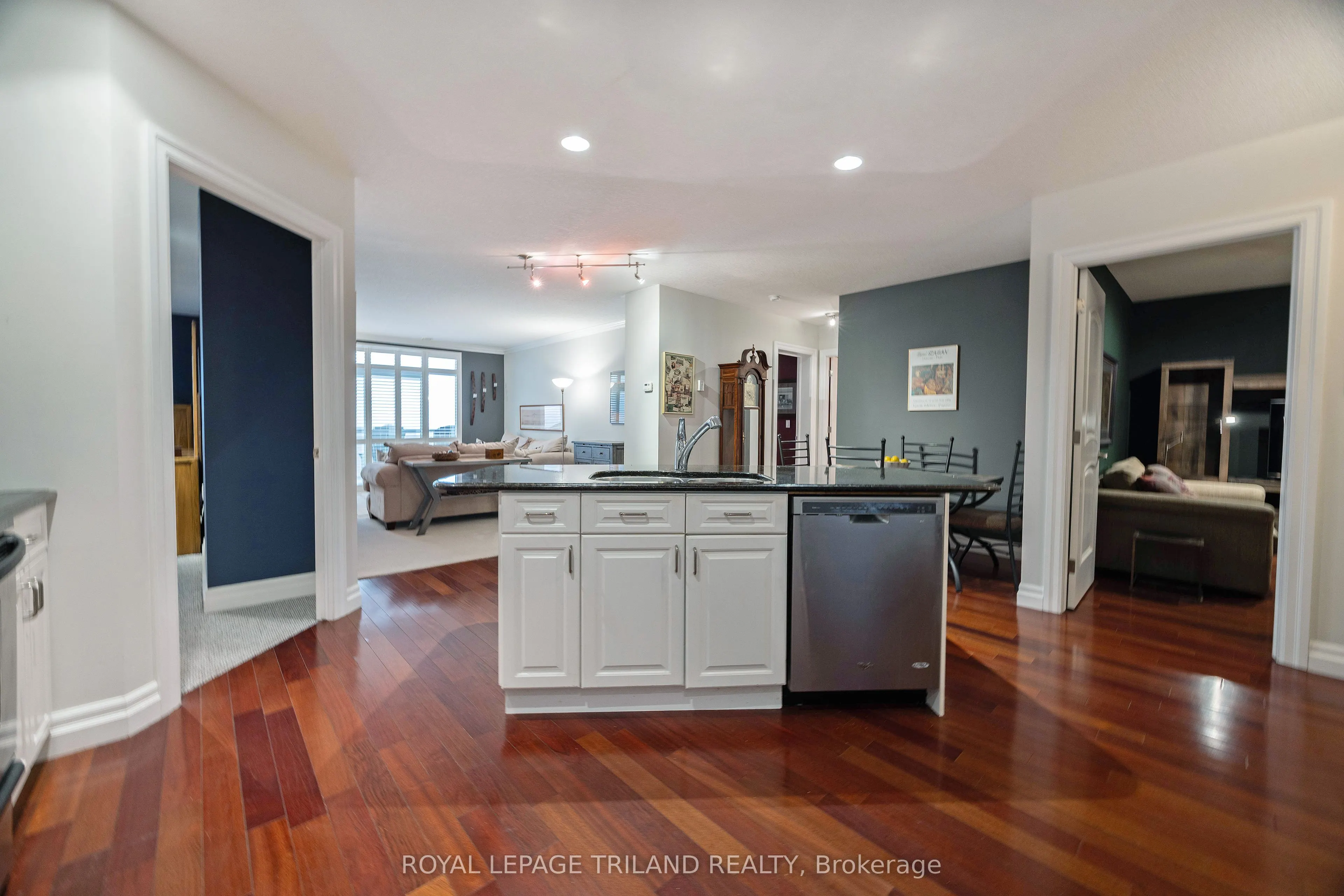 250 Pall Mall Street #1202