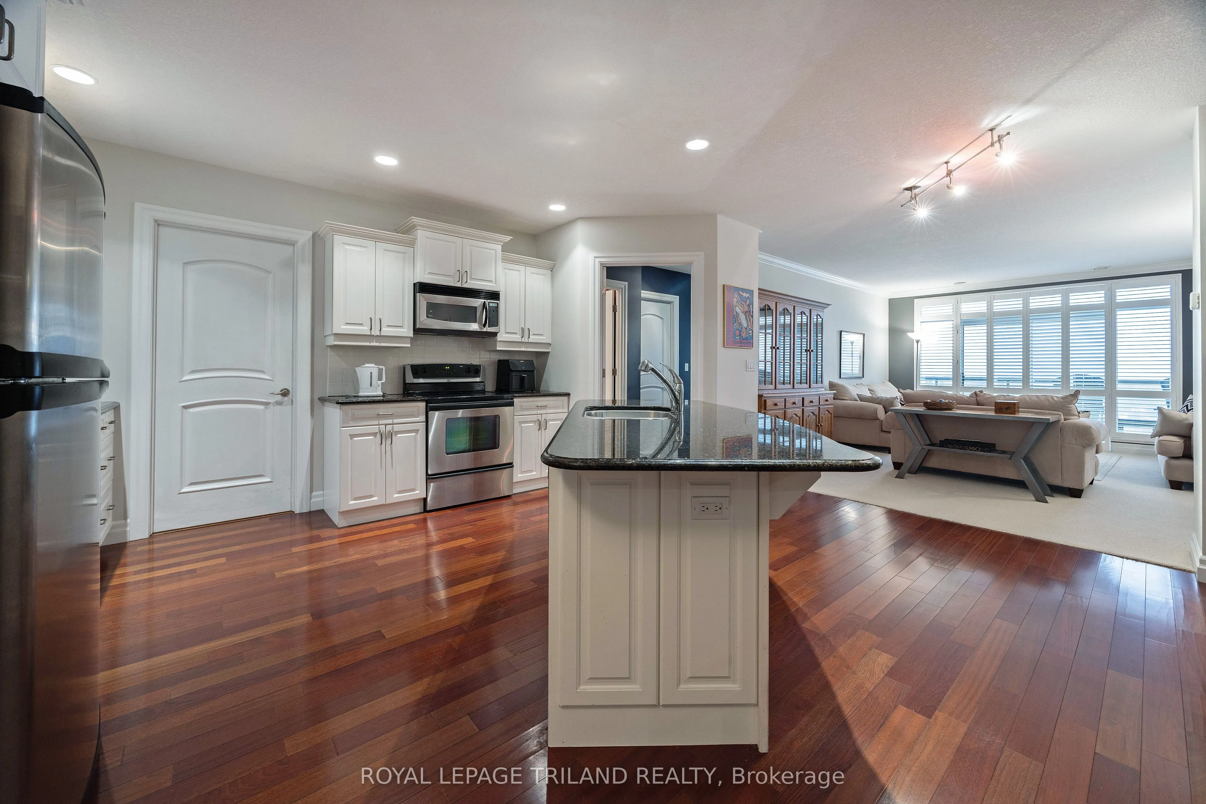 250 Pall Mall Street #1202