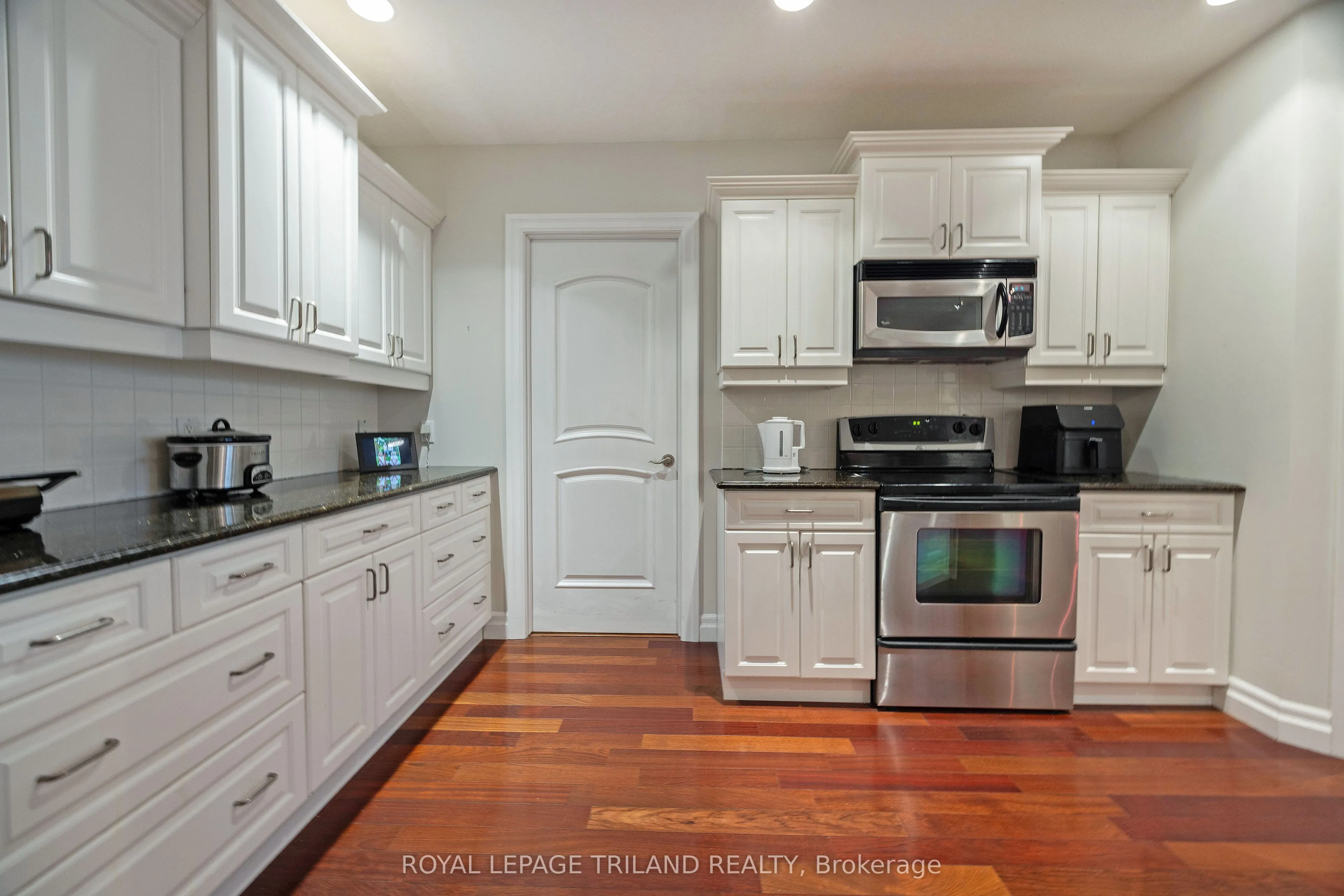 250 Pall Mall Street #1202