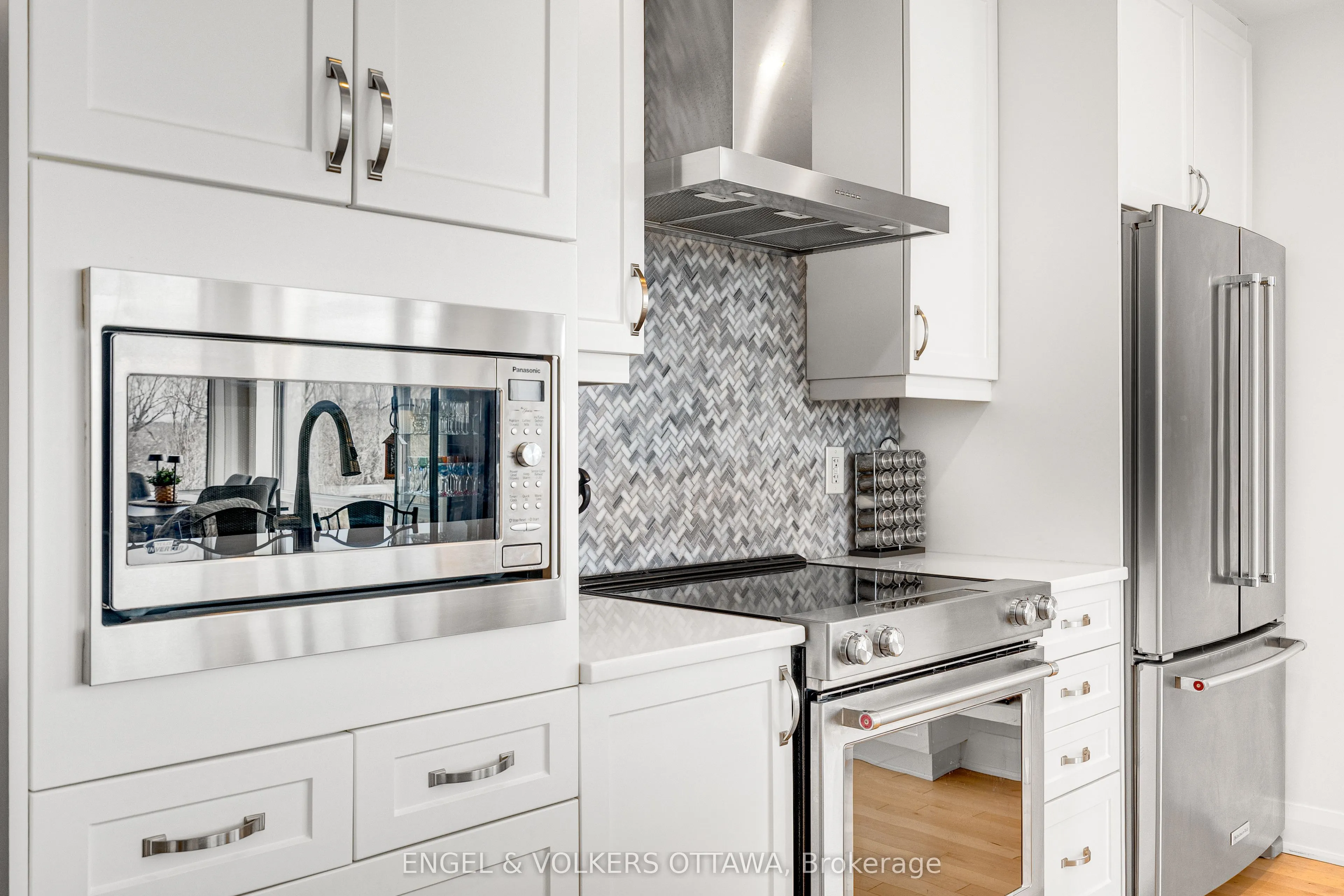 110 Cortile Private #402