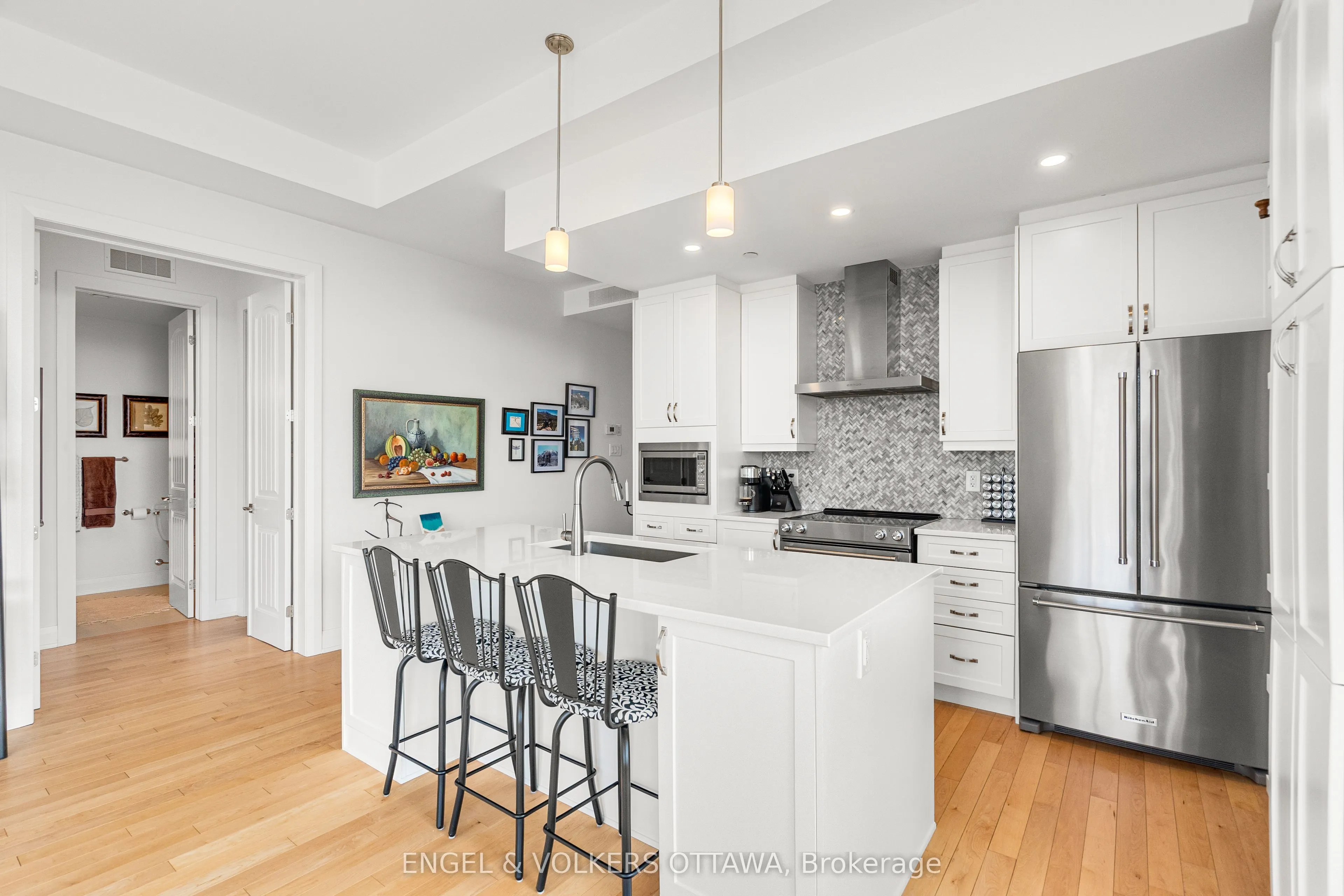 110 Cortile Private #402