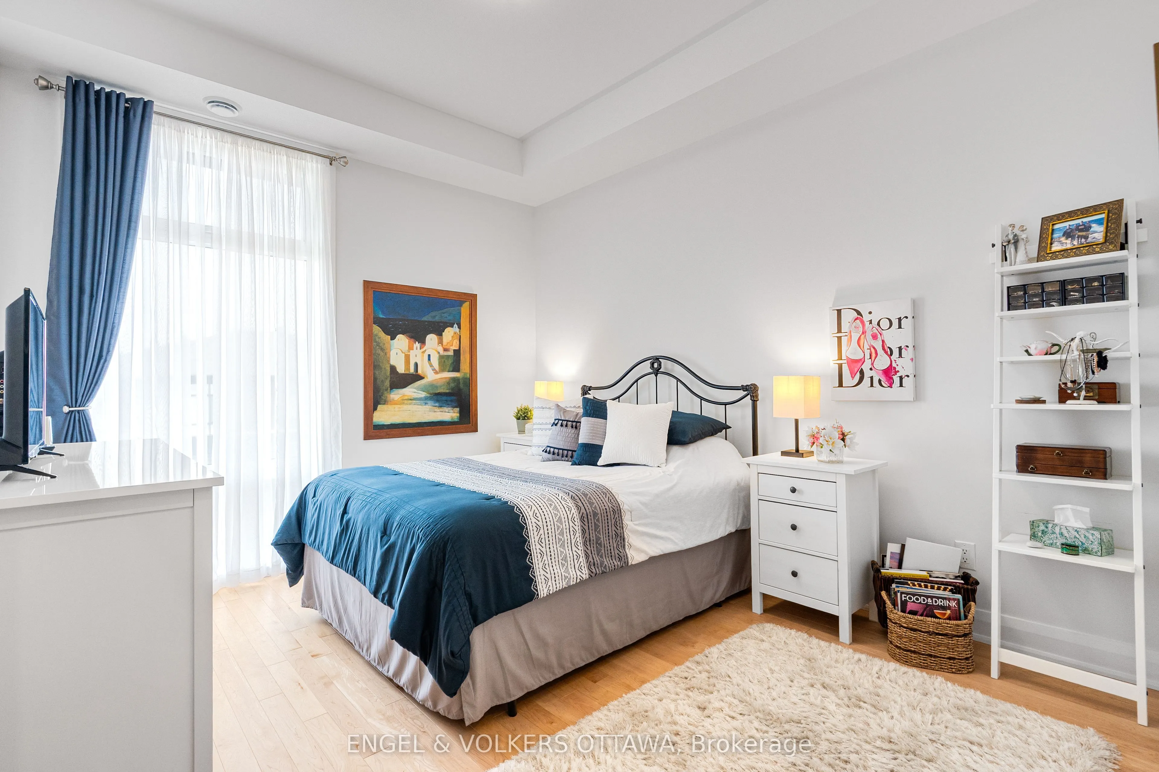 110 Cortile Private #402