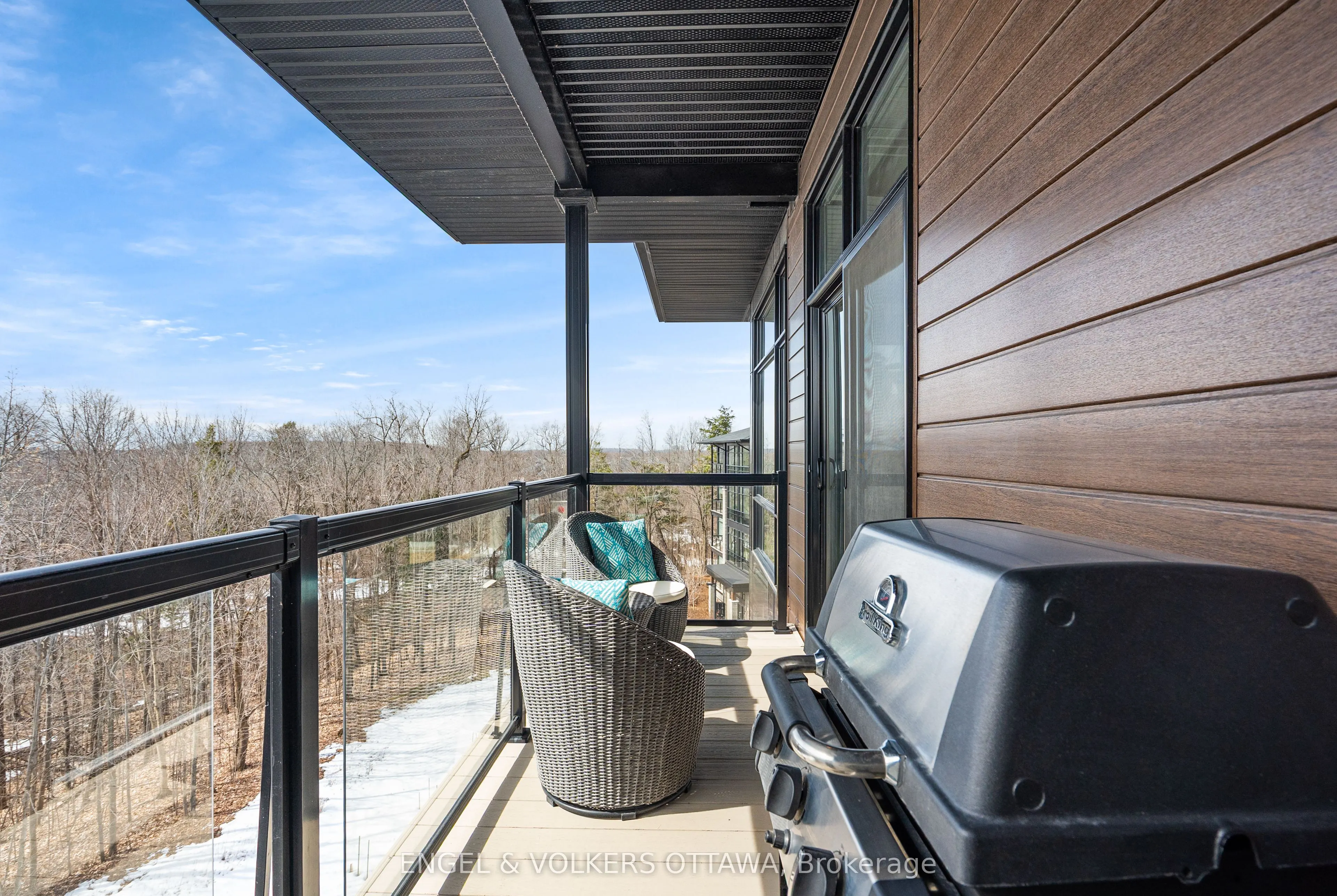 110 Cortile Private #402