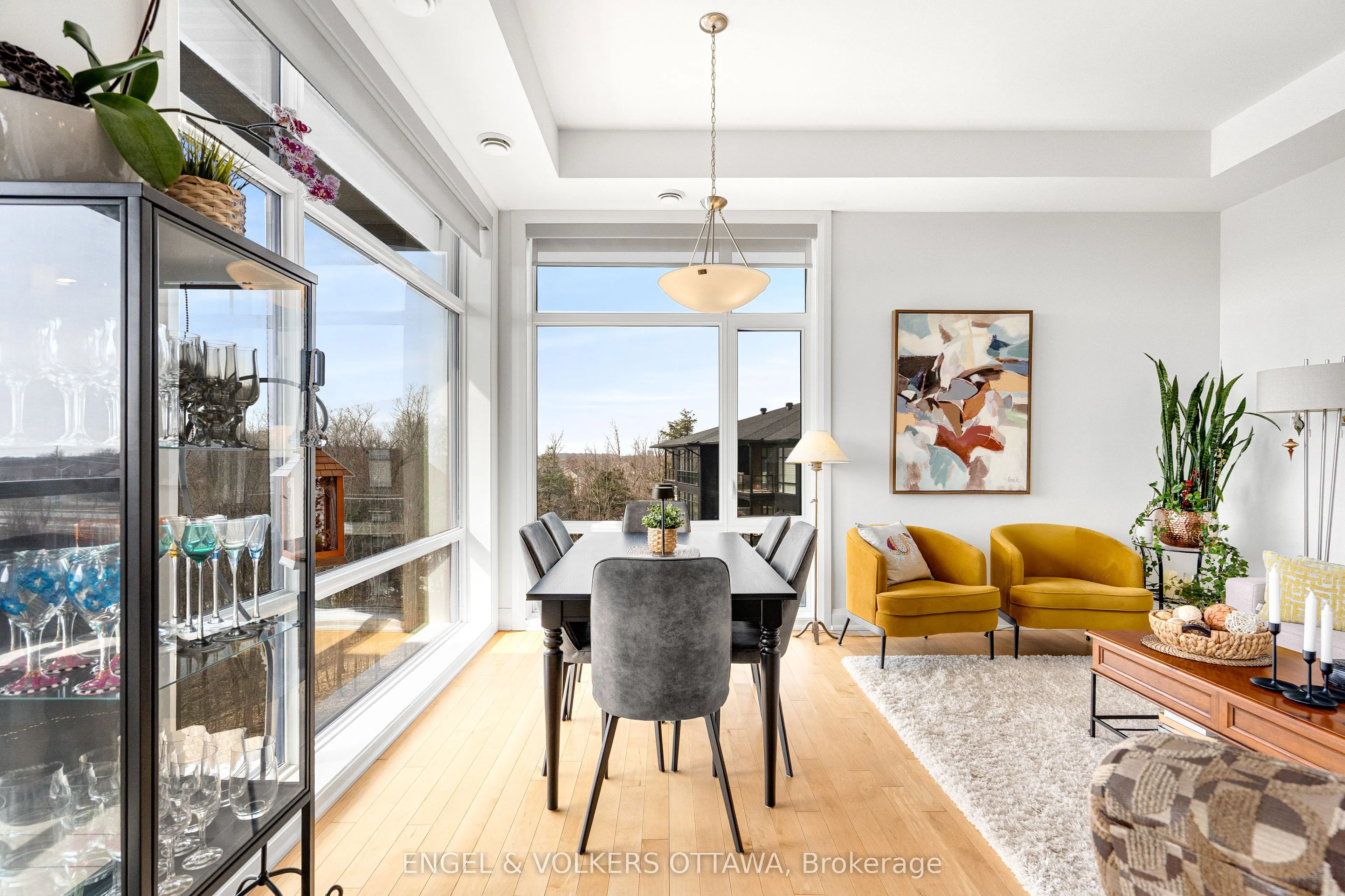 110 Cortile Private #402