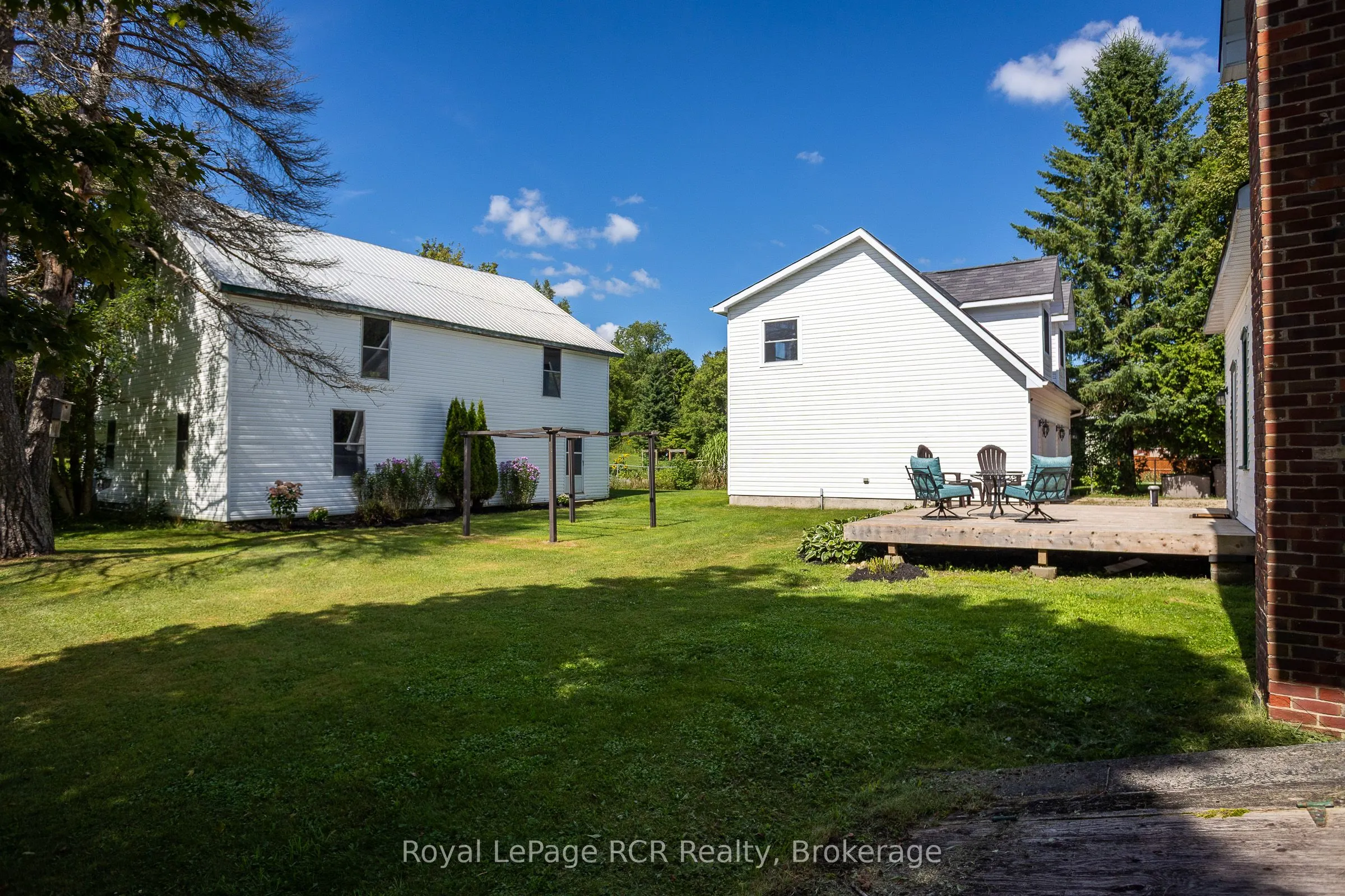 580283 Sideroad 60