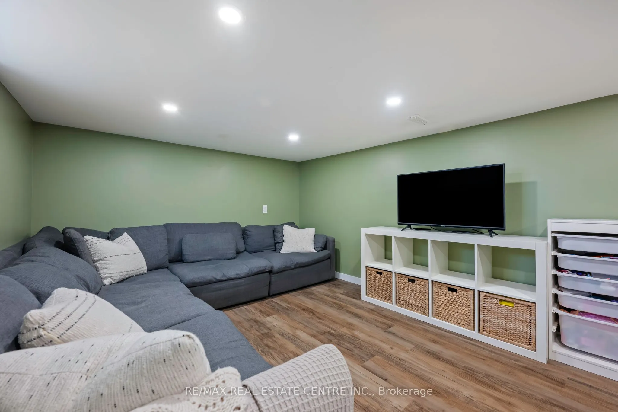 121 Proton Street N