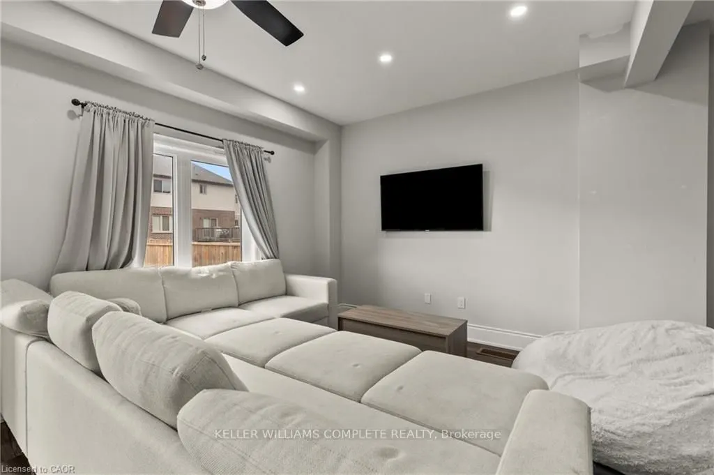 51 SUNSET Way