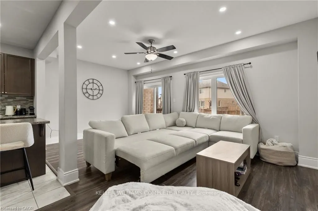 51 SUNSET Way