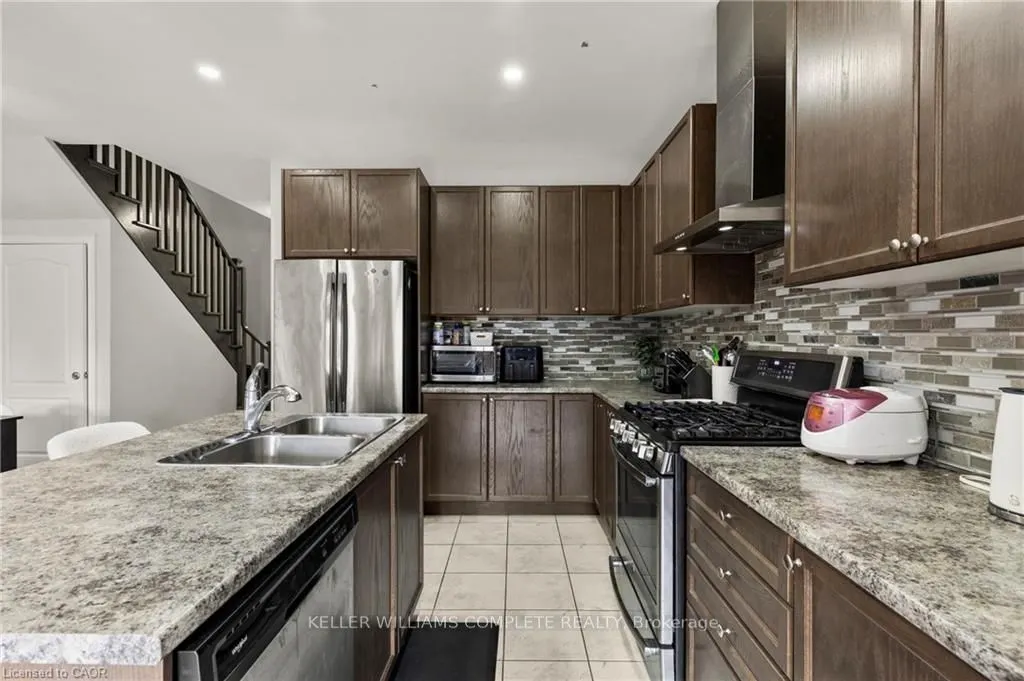51 SUNSET Way