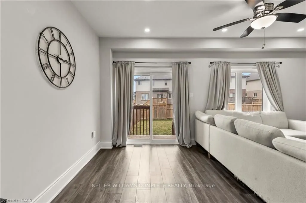 51 SUNSET Way
