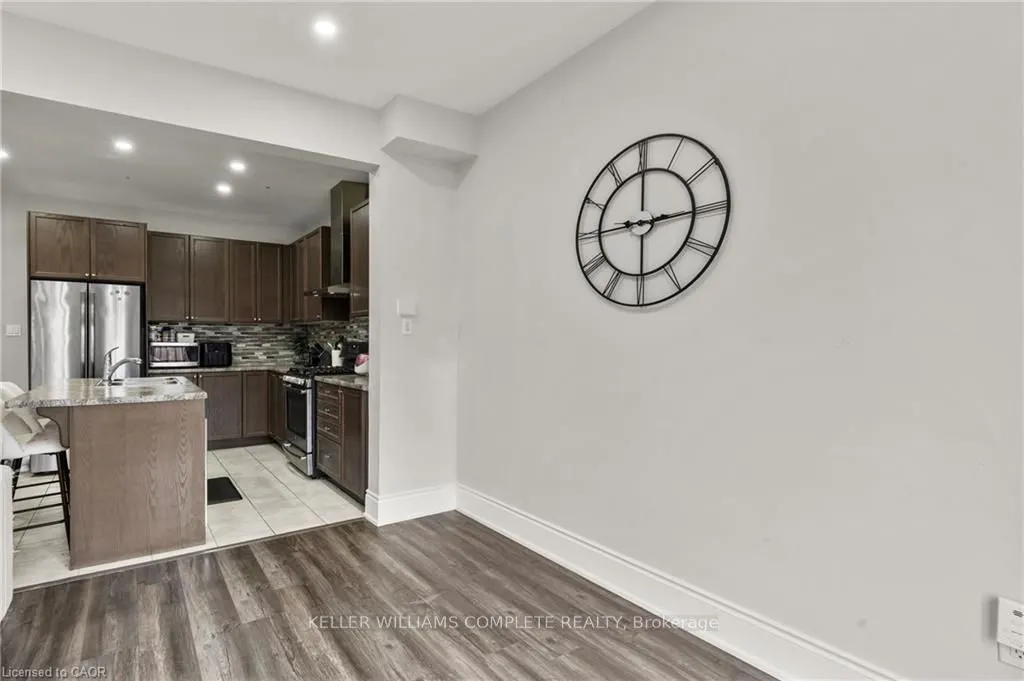 51 SUNSET Way