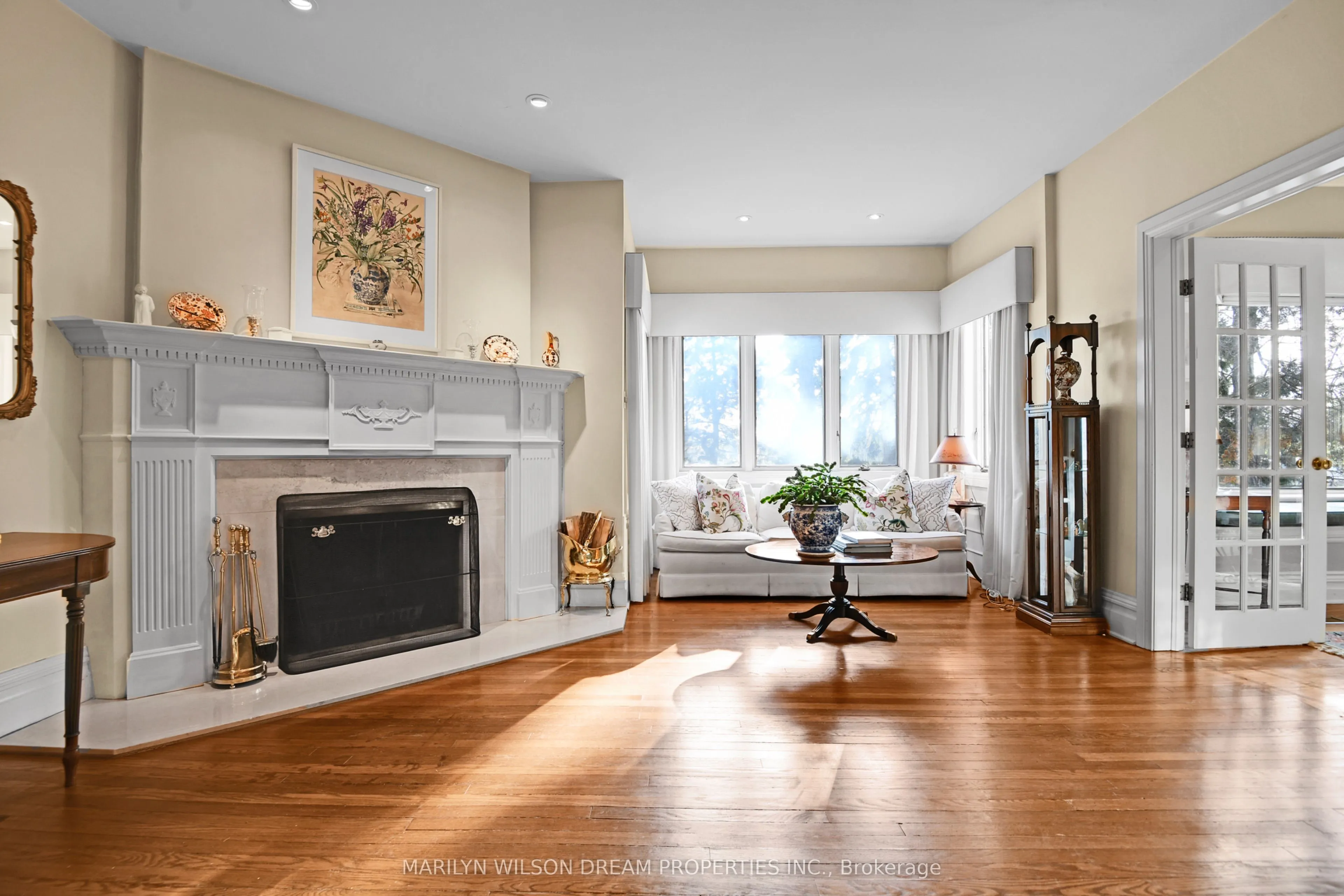 598 Queen Elizabeth Drive