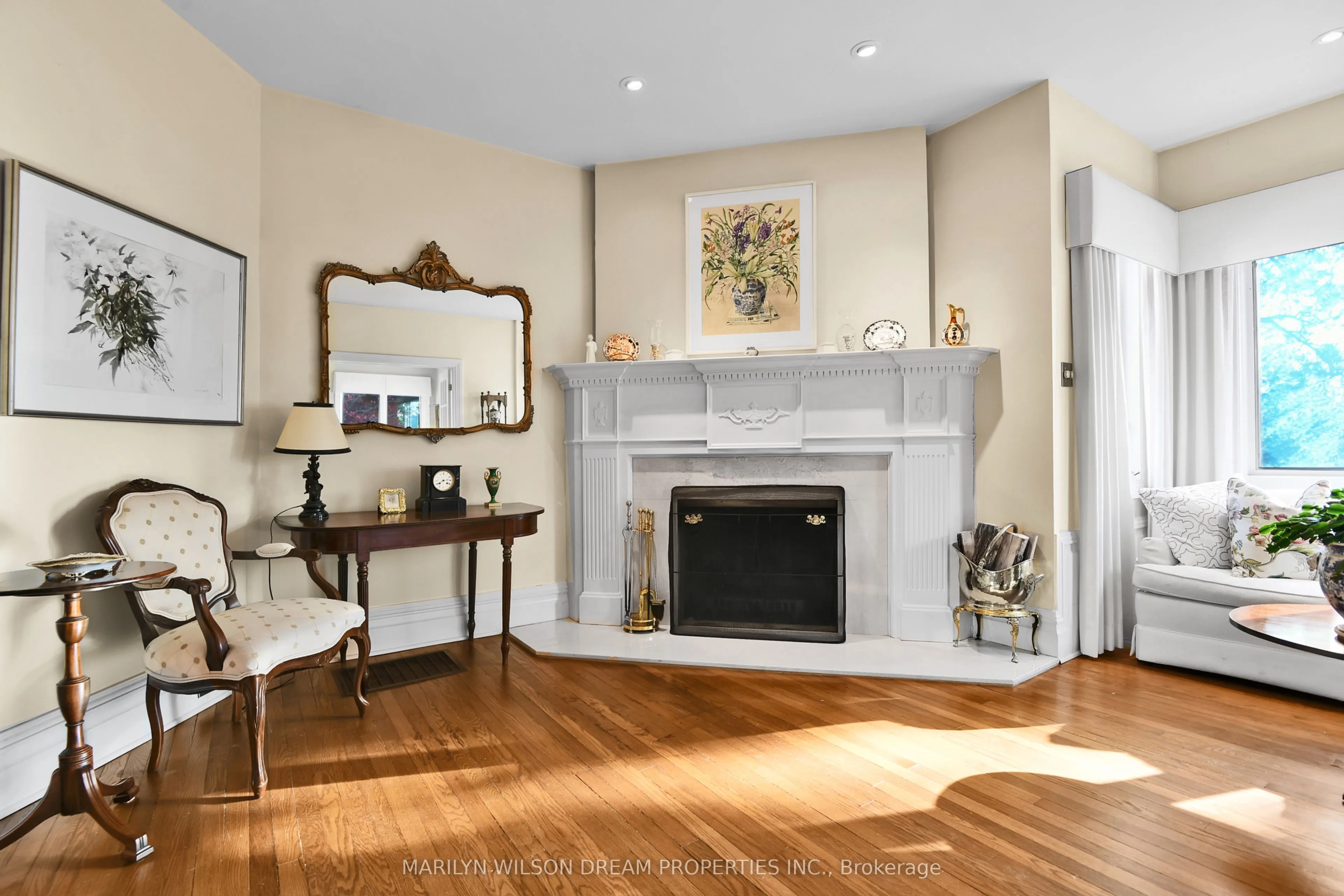 598 Queen Elizabeth Drive