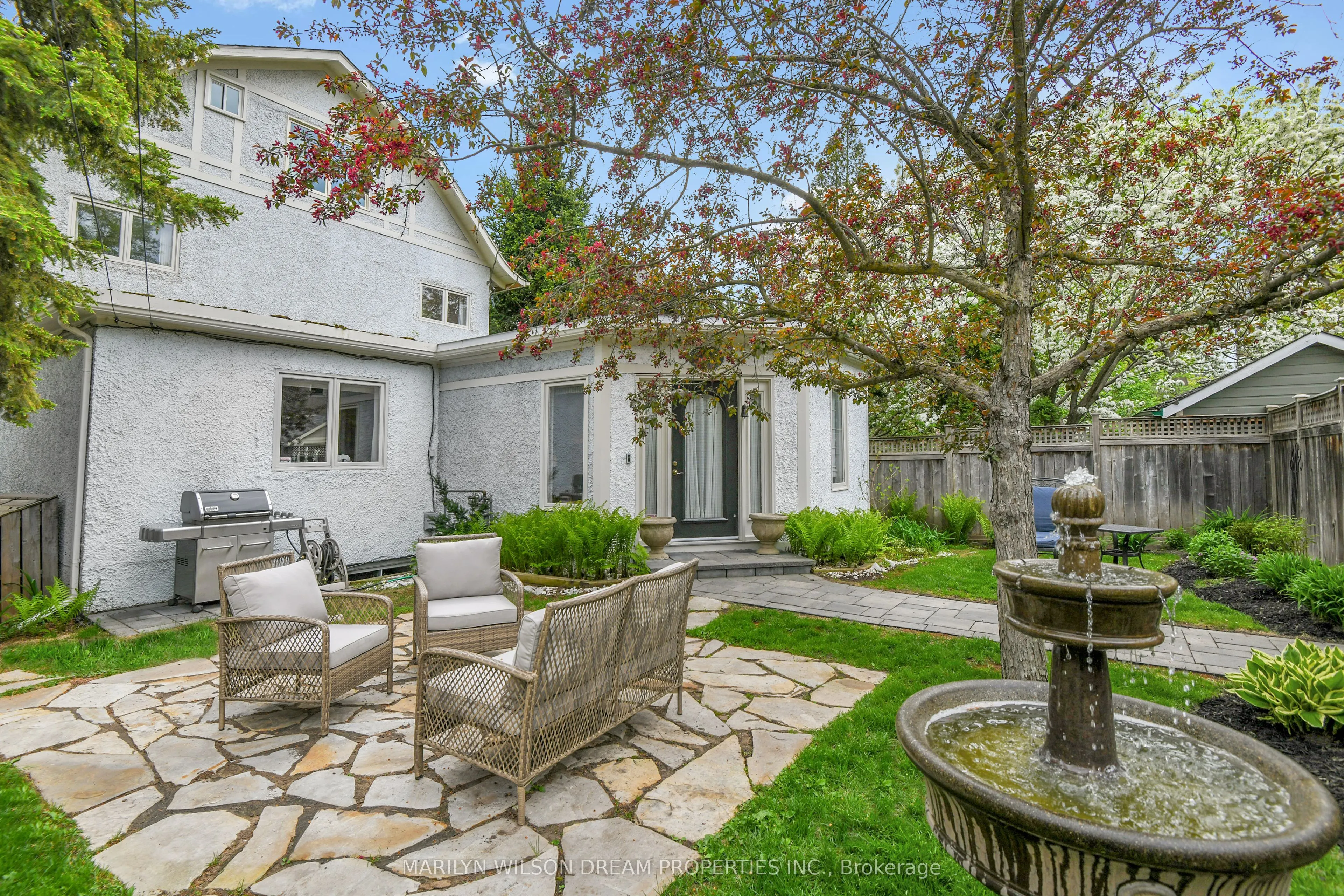 598 Queen Elizabeth Drive