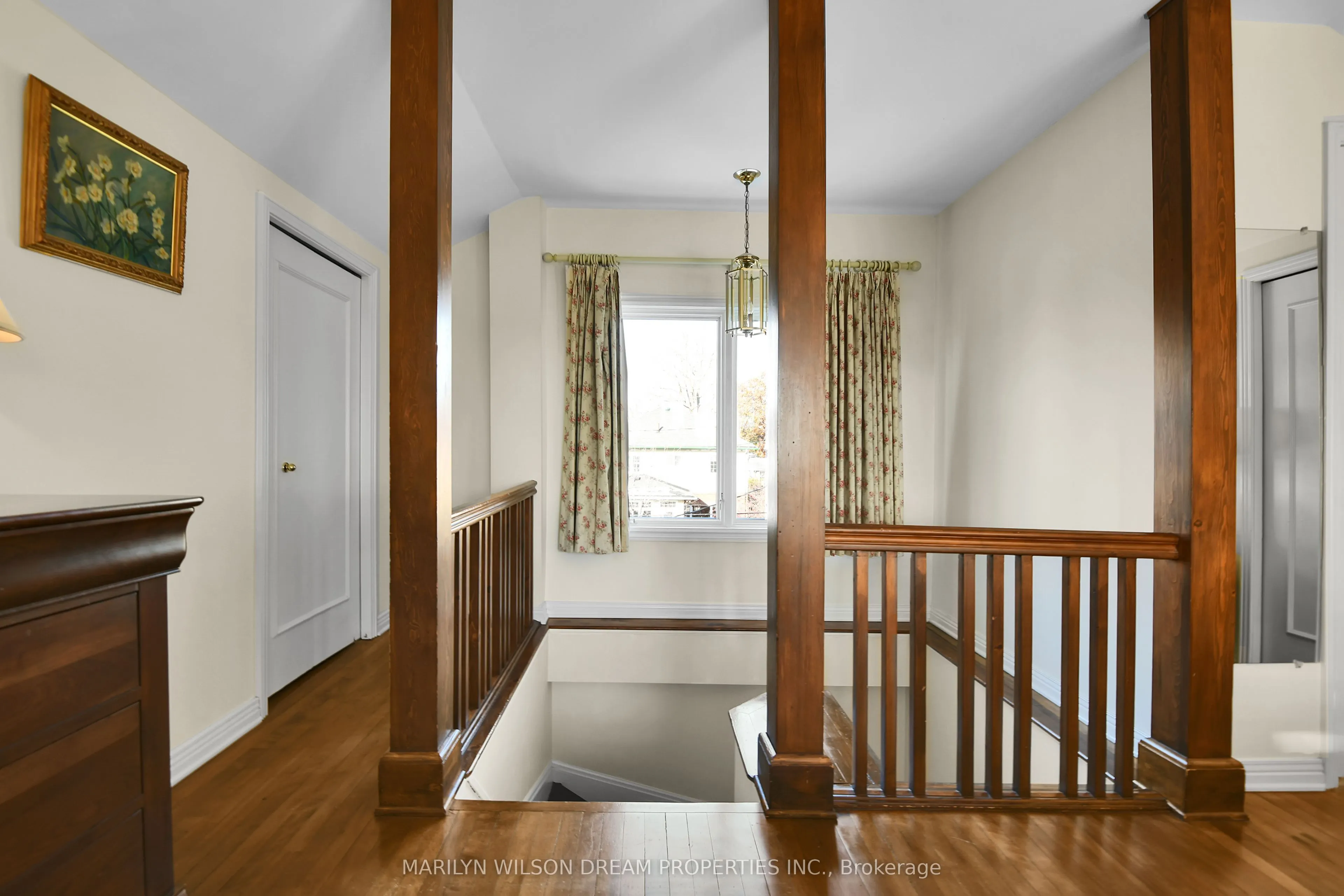 598 Queen Elizabeth Drive
