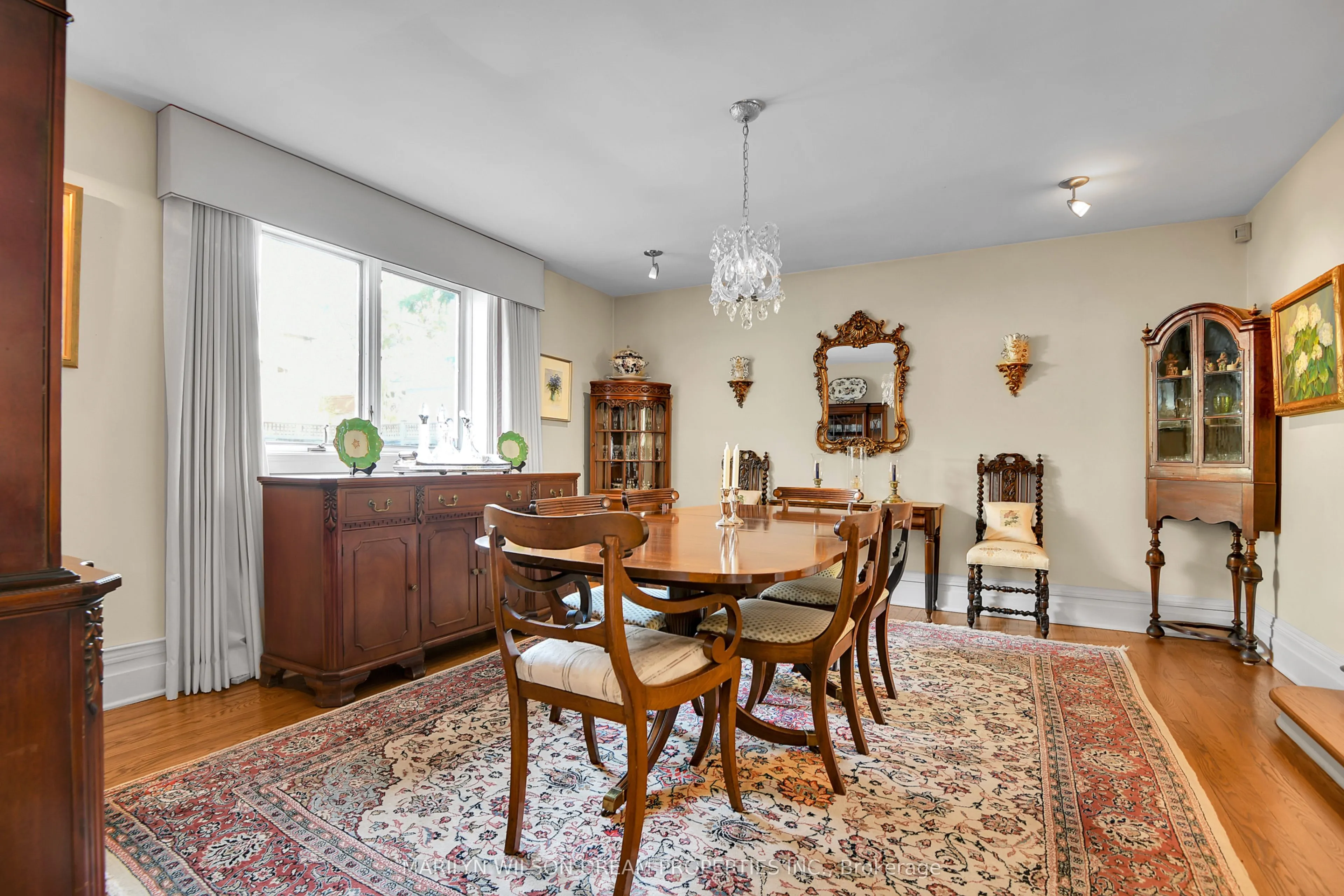 598 Queen Elizabeth Drive