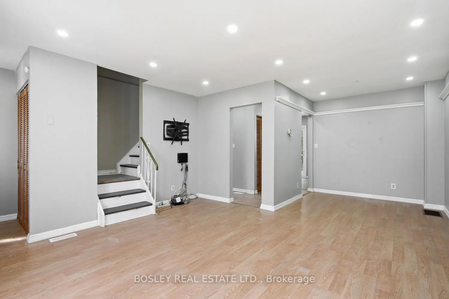 32A Crossley Drive