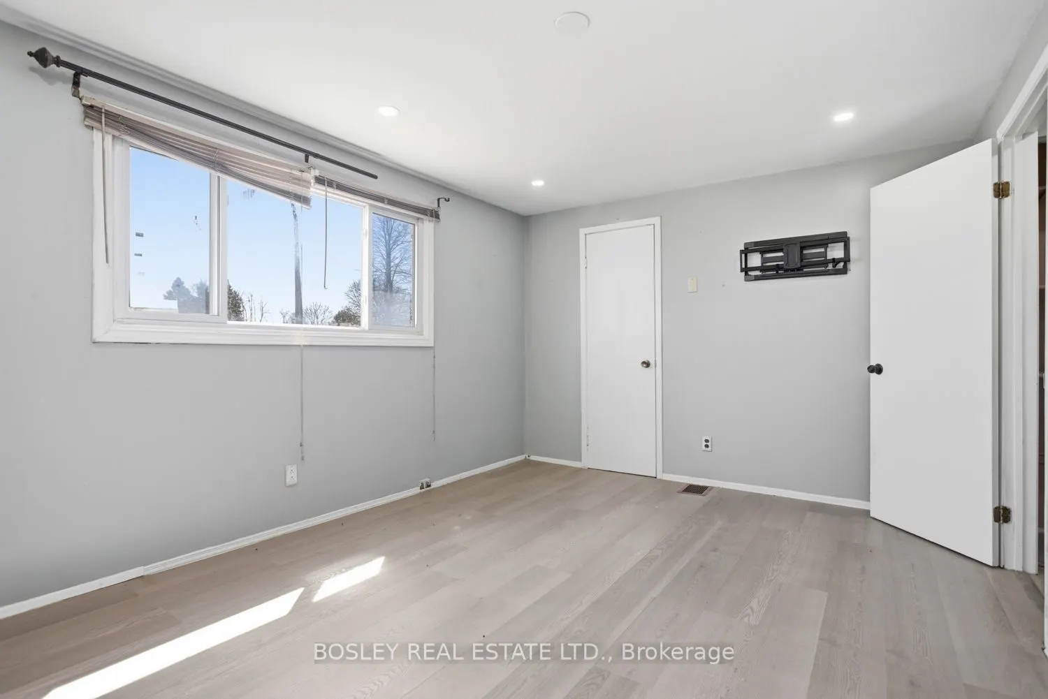 32A Crossley Drive