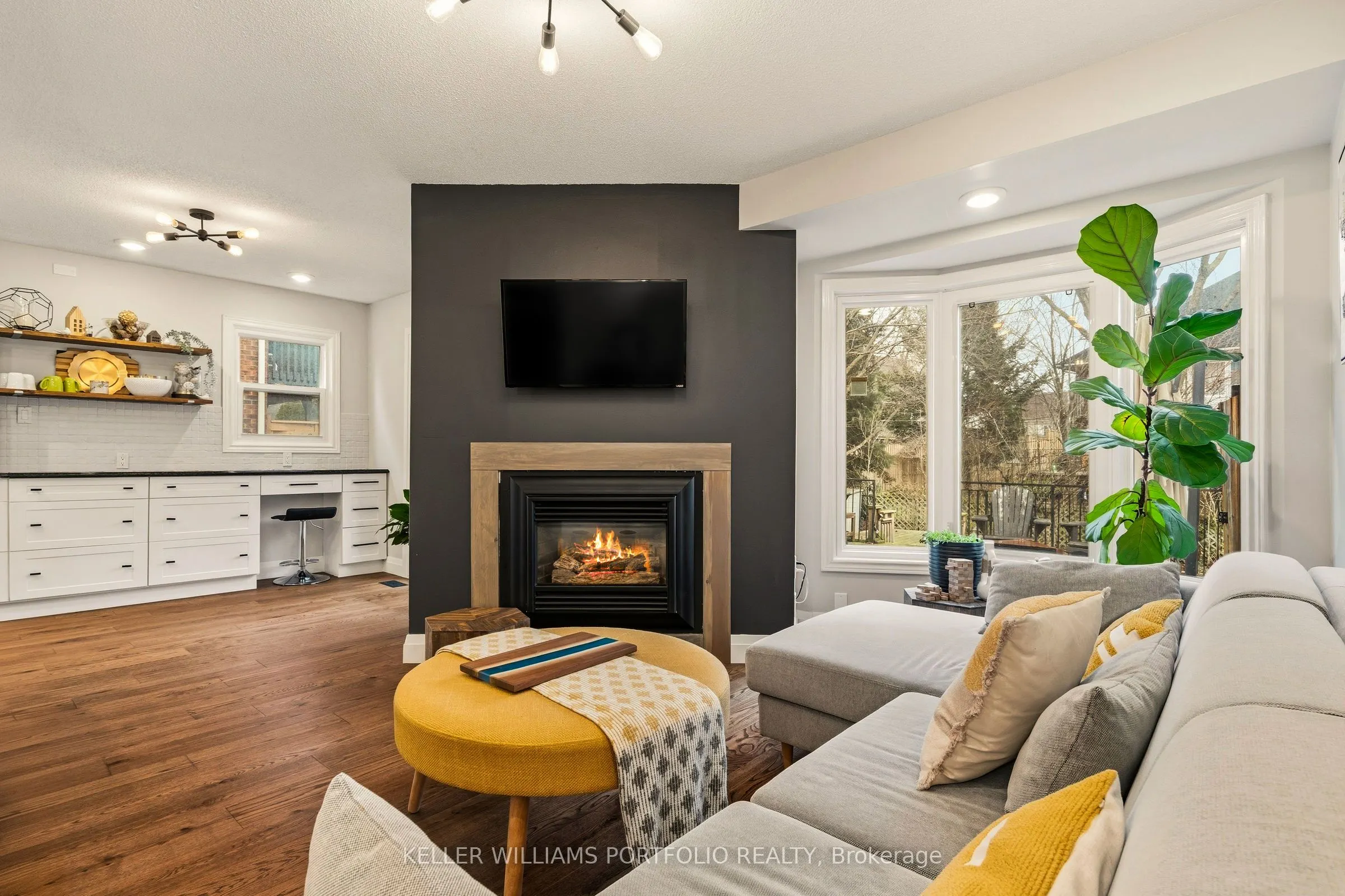 50 Edgewater Drive