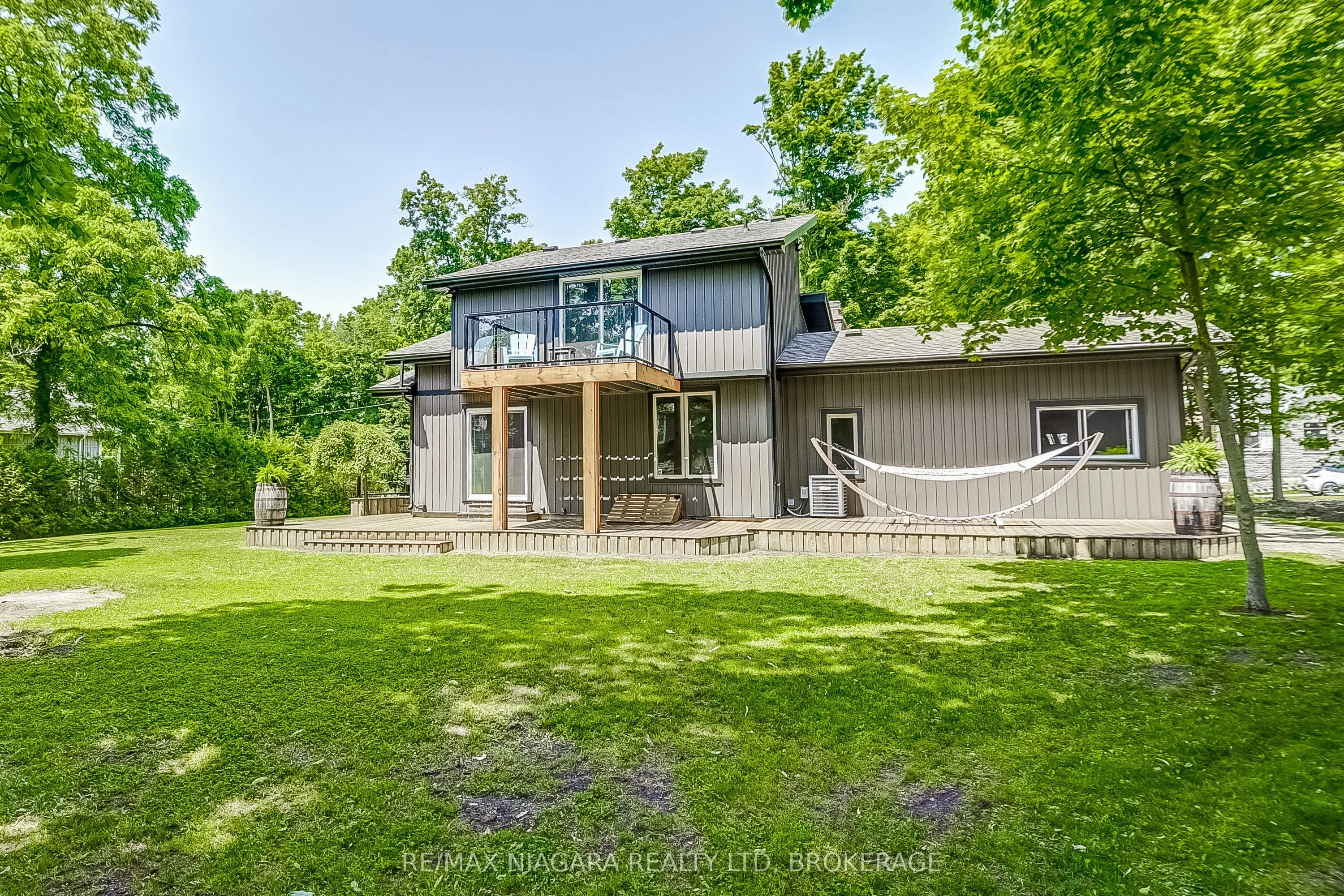 4905 Mapleview Crescent